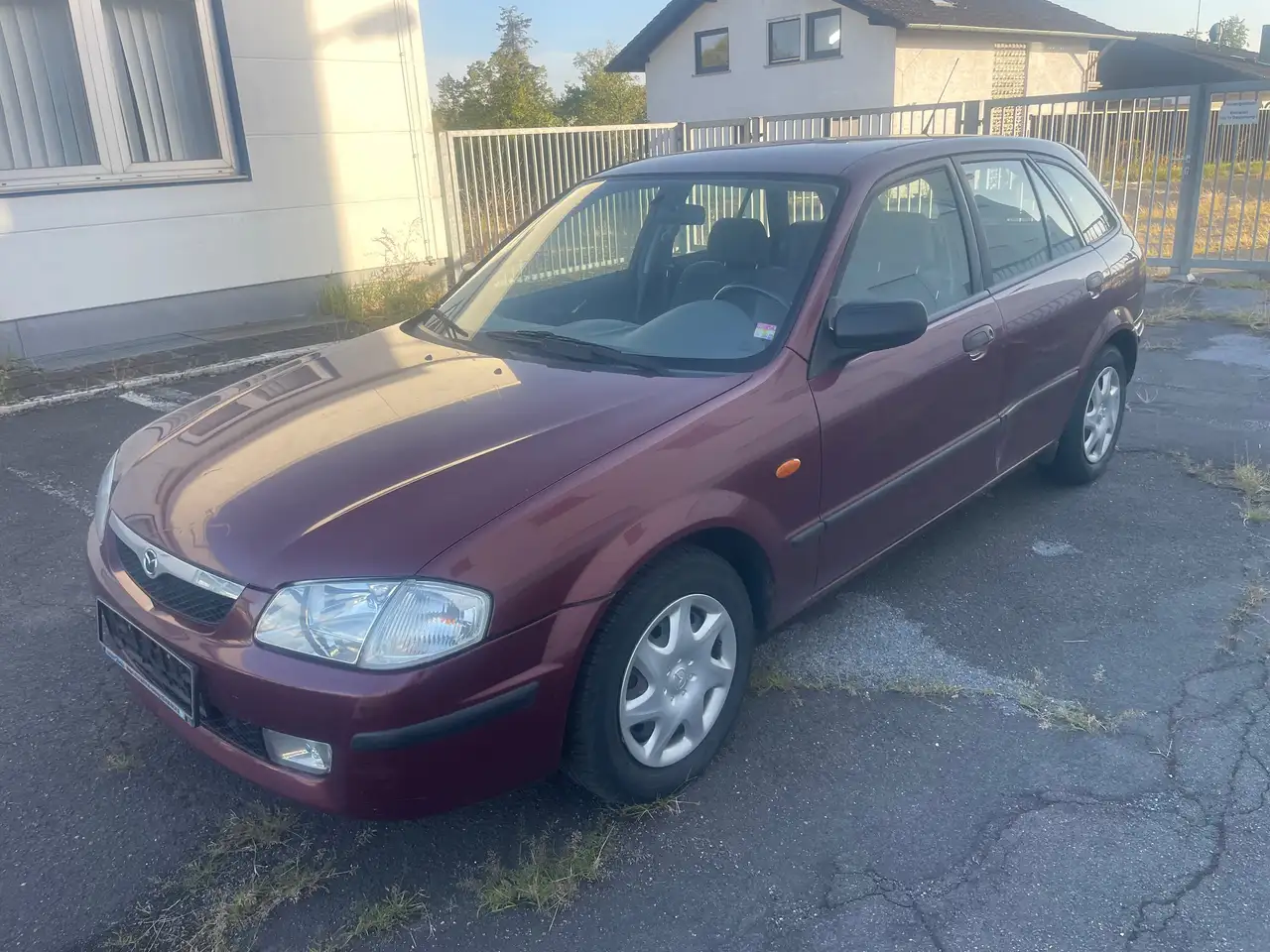 Mazda 323 F 1.5 Exclusive*Klima*Tüv 7/2028*, foto 3