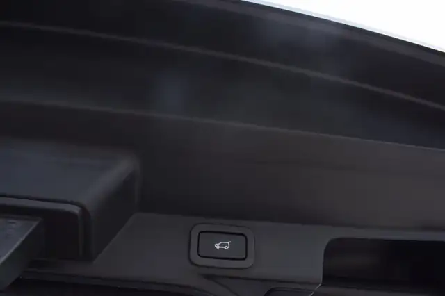 Land Rover Range Rover Sport view 8