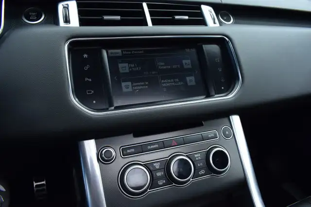 Land Rover Range Rover Sport view 4