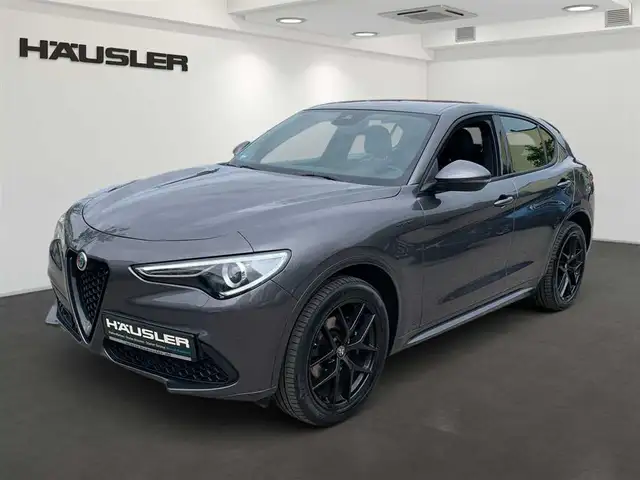 Alfa Romeo Stelvio 2.0 T AT8 Q4 Veloce PDC Xenon Kamera Sitz+Lenkradh
