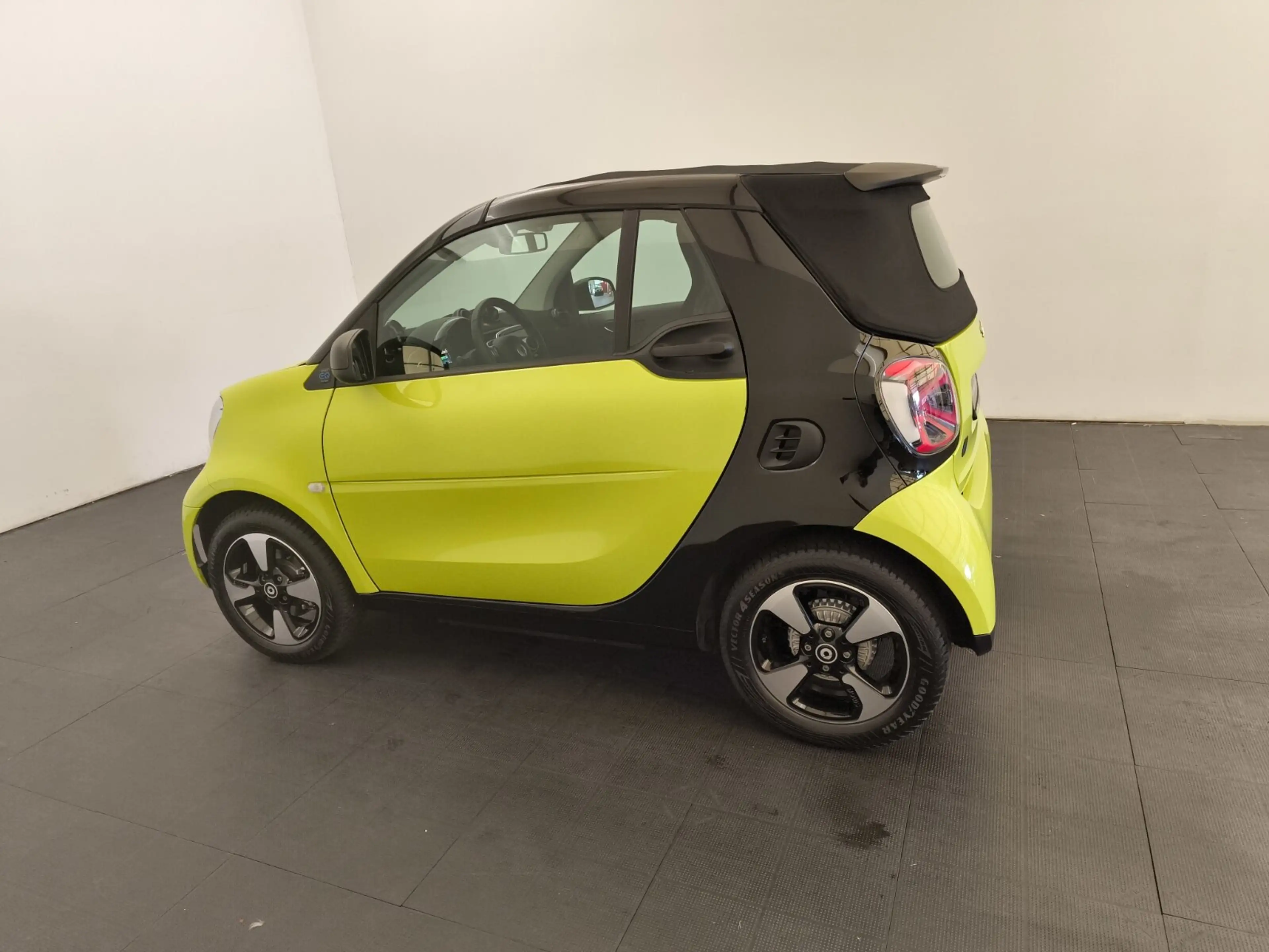 smart forTwo EQ passion Navi Voll LED Cool & Audio SHZ RüKam Klima/Park-Assist./Sitzhzg./BC/Tempomat/L-R Sensor/eFH./NSW — photo 9