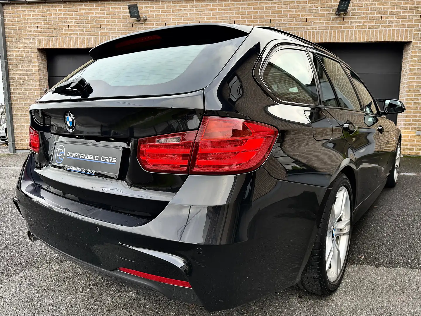 BMW 318 Touring 318D FULL OPTIONS PANO XENON CUIR CARPLAY Noir - 2