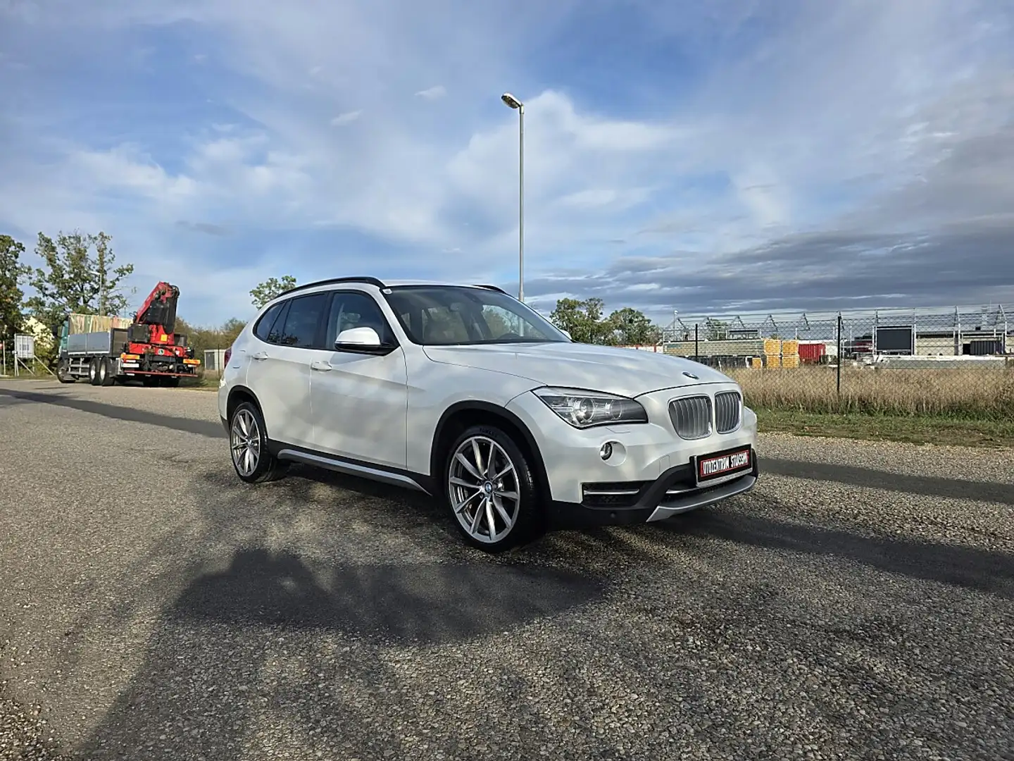 BMW X1 xDrive25d Österreich Paket Aut. **X-Line** Weiß - 2