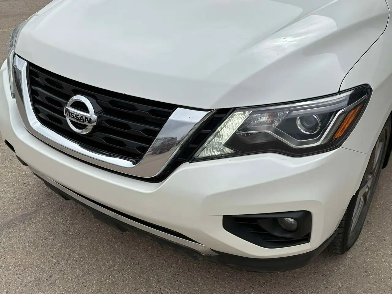 Nissan Pathfinder снимка Nissan Pathfinder