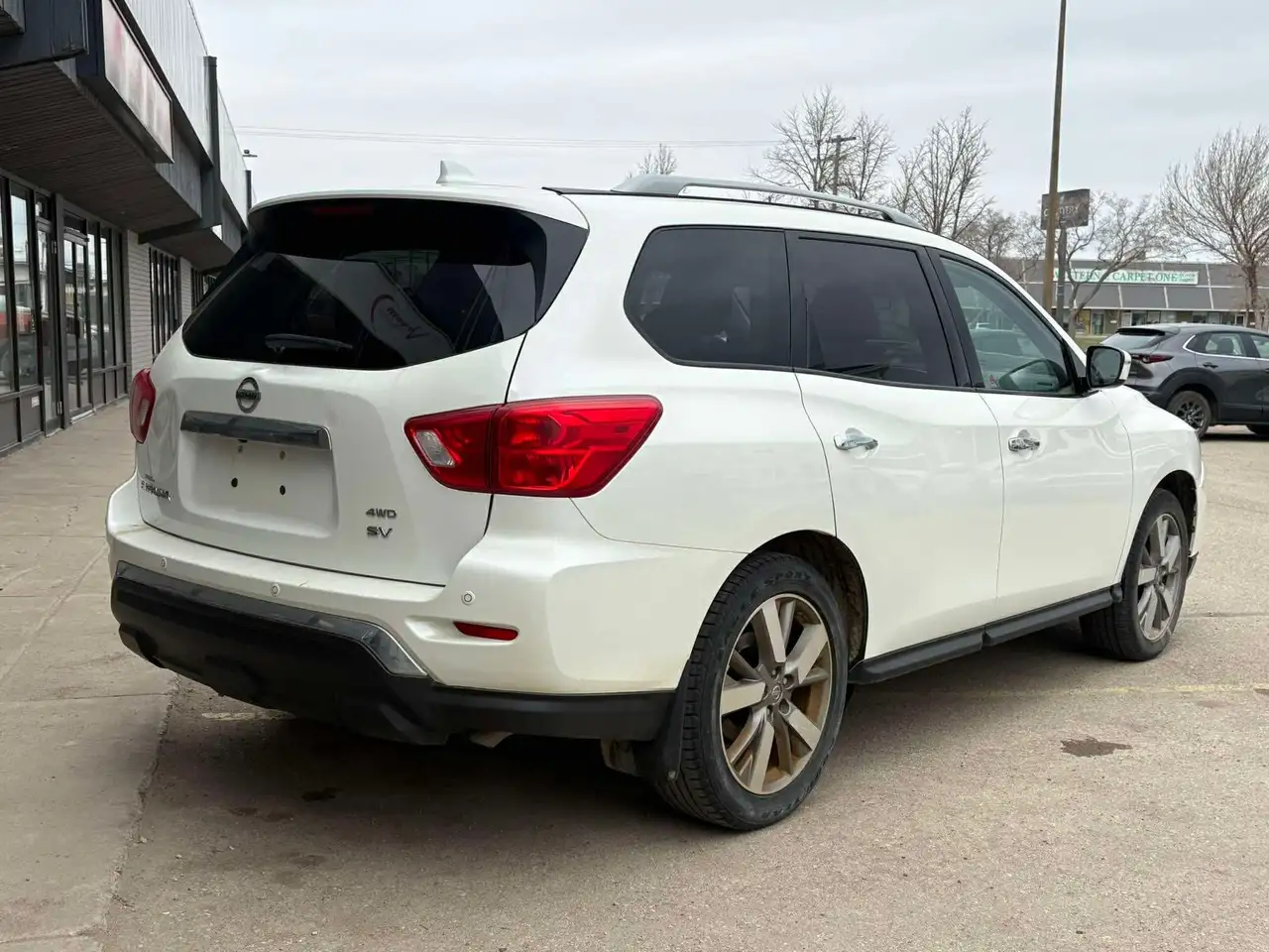 Nissan Pathfinder снимка Nissan Pathfinder
