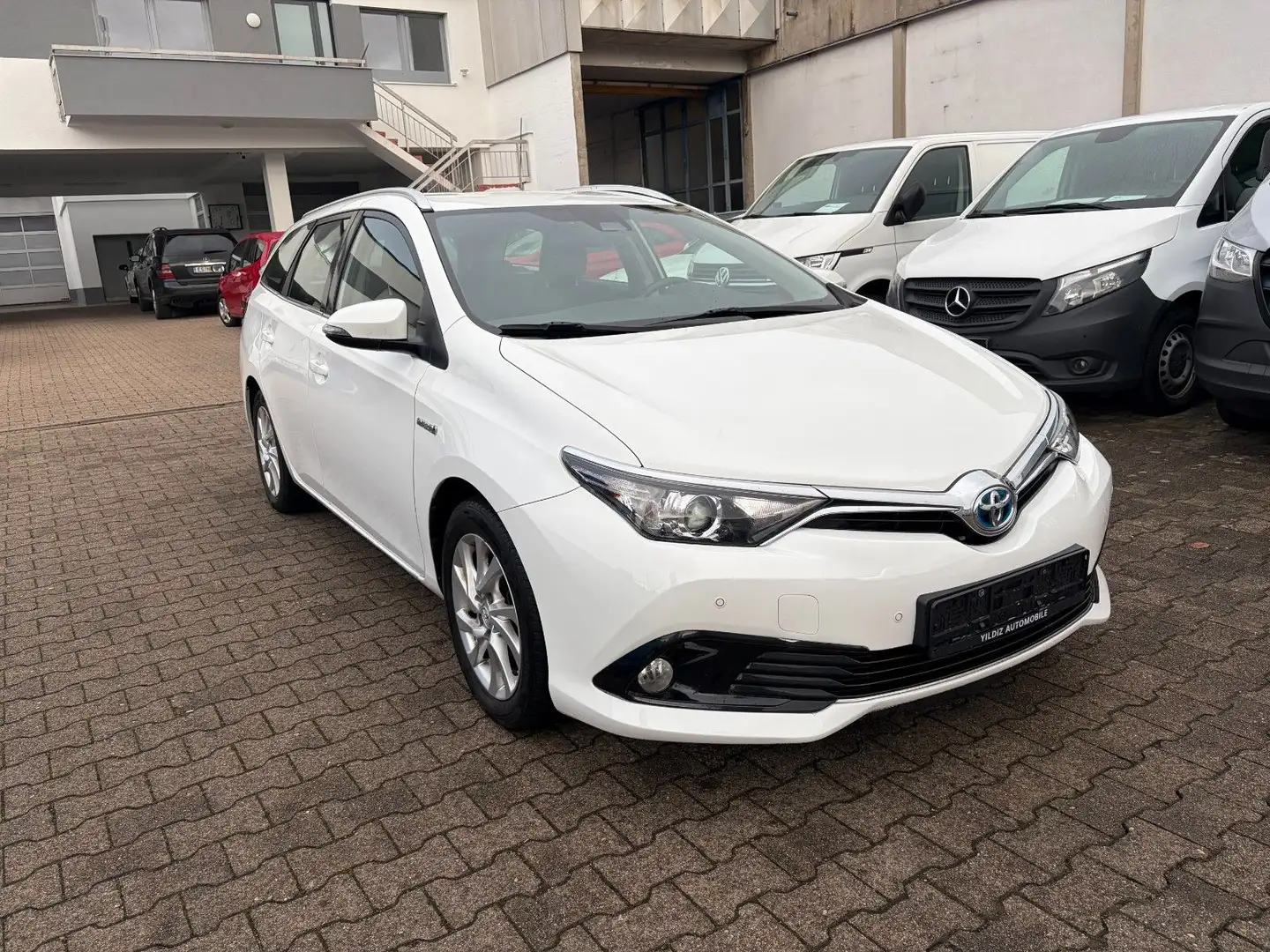 Toyota Auris Hybrid Comfort*KAMERA* Weiß - 2