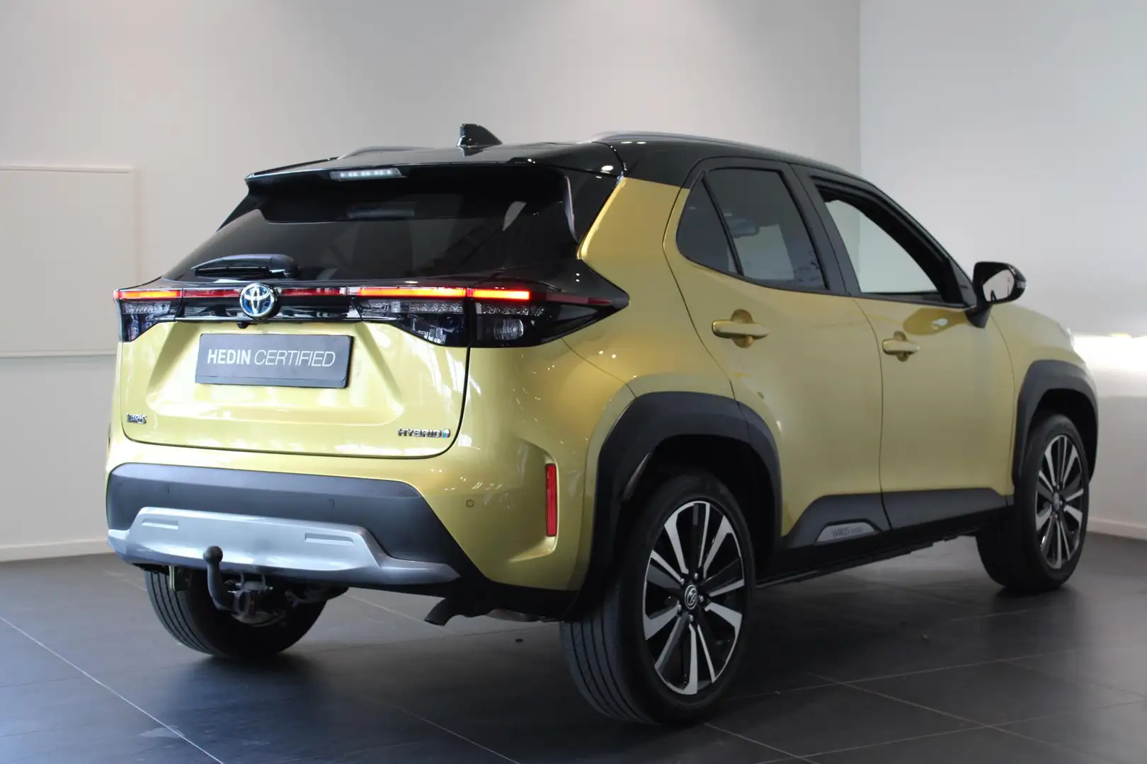 Toyota Yaris Cross 1.5 Hybrid Launch Edition | Panoramadak | JBL Audi Geel - 2