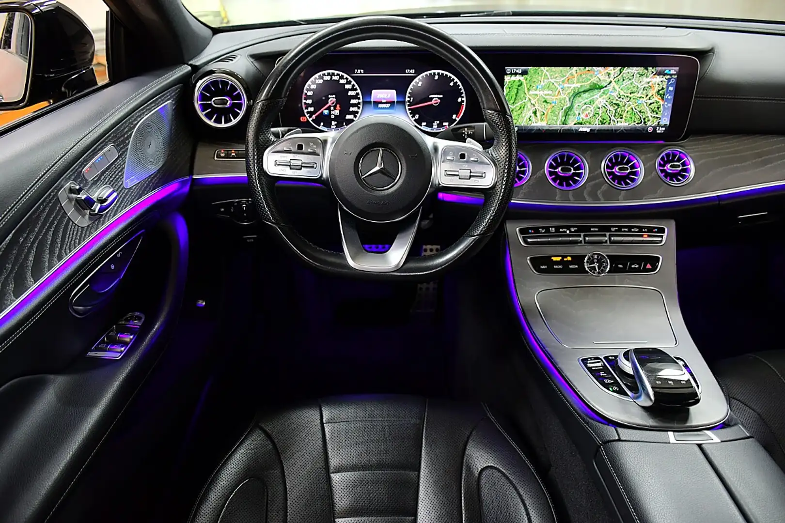 Mercedes-Benz CLS 400 d 4MATIC Aut. ///AMG-Line Schwarz - 2