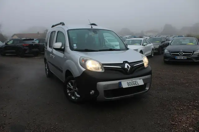 Renault Kangoo 1L2 TCE 115 CV EXTREME FAMILY BOITE 6V CLIM AUTO BLUETOOTH HIFI RDS USB ABS  JA