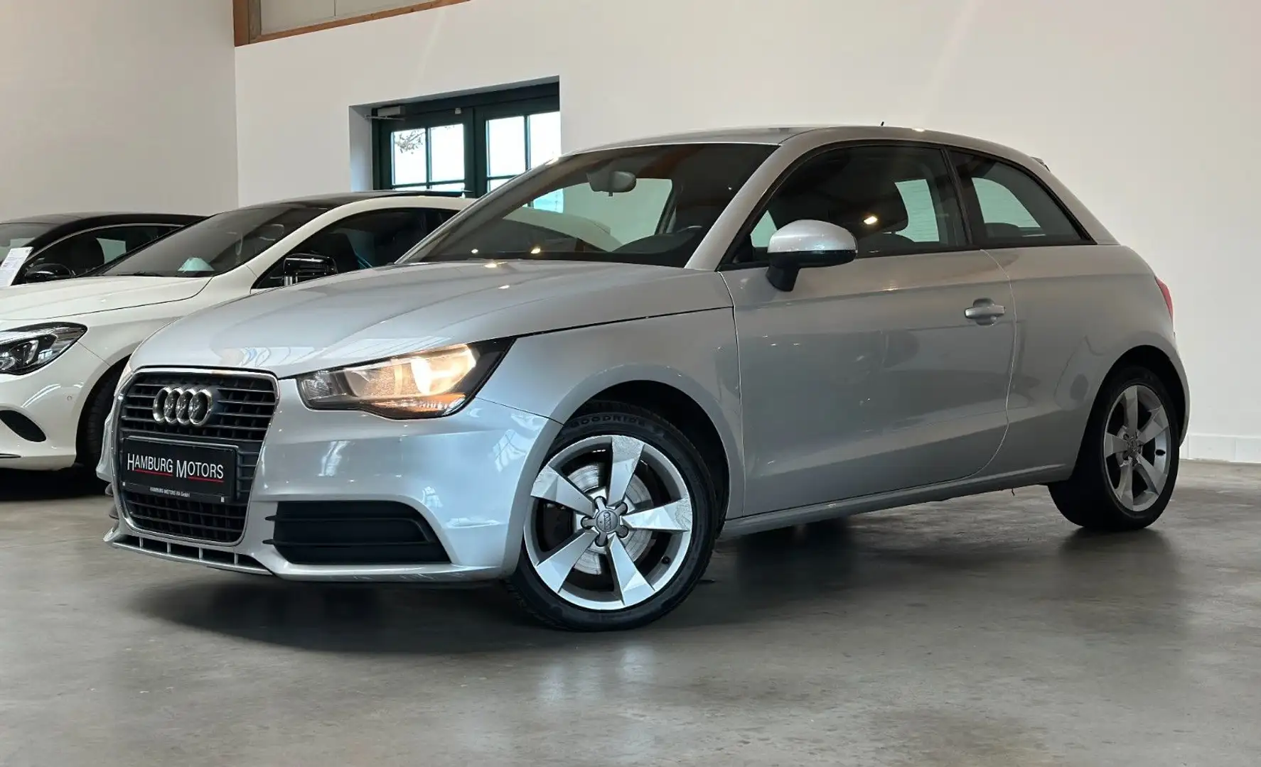 Audi A1 1.4 TFSI S-tronic NAVI/KLIMA/SHZ/PDC/122PS Silber - 2