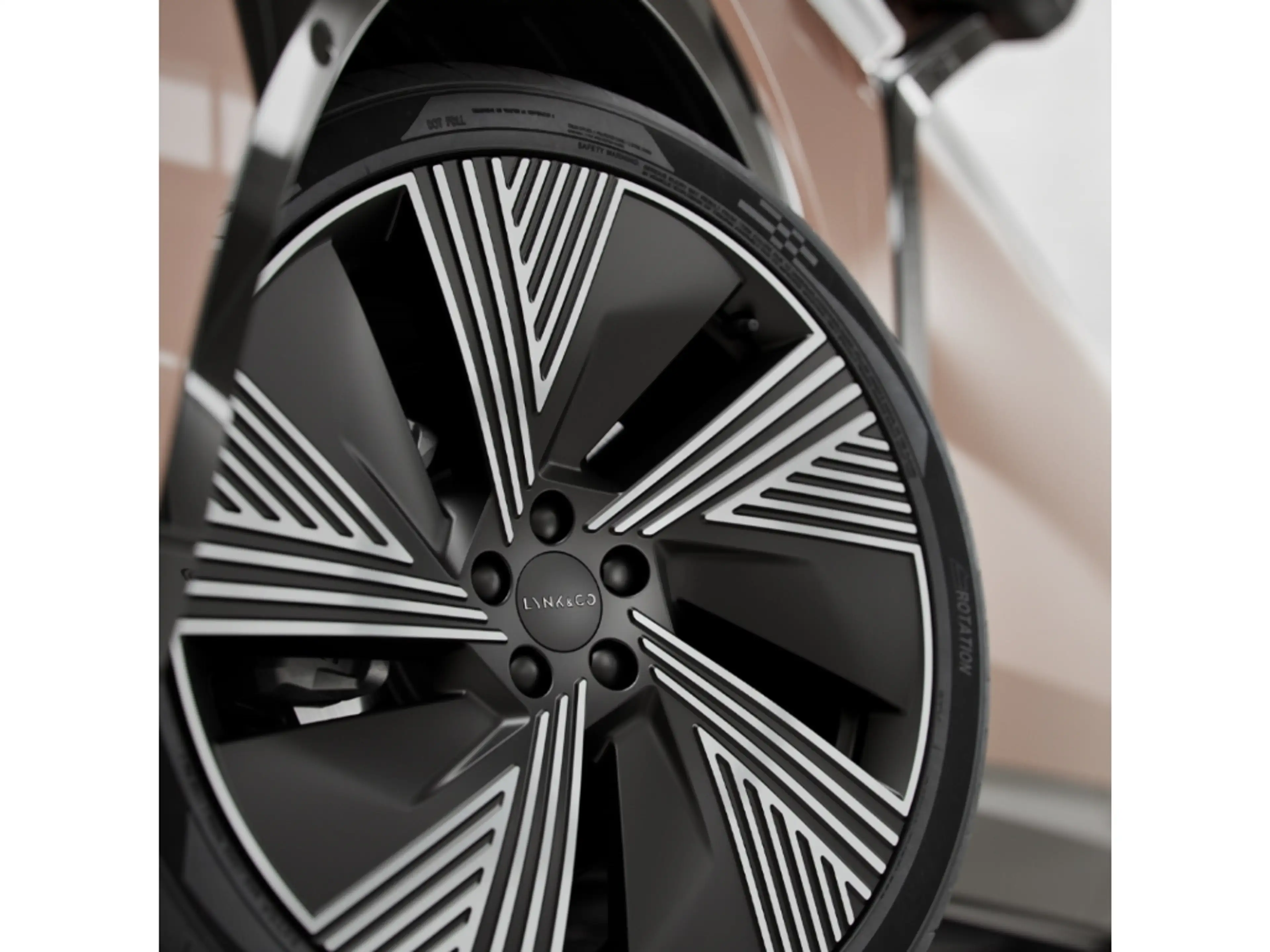 Lynk & Co 08 MORE / Sofort verfügbar / Leasing / Eröffnugs-Deal — photo 15