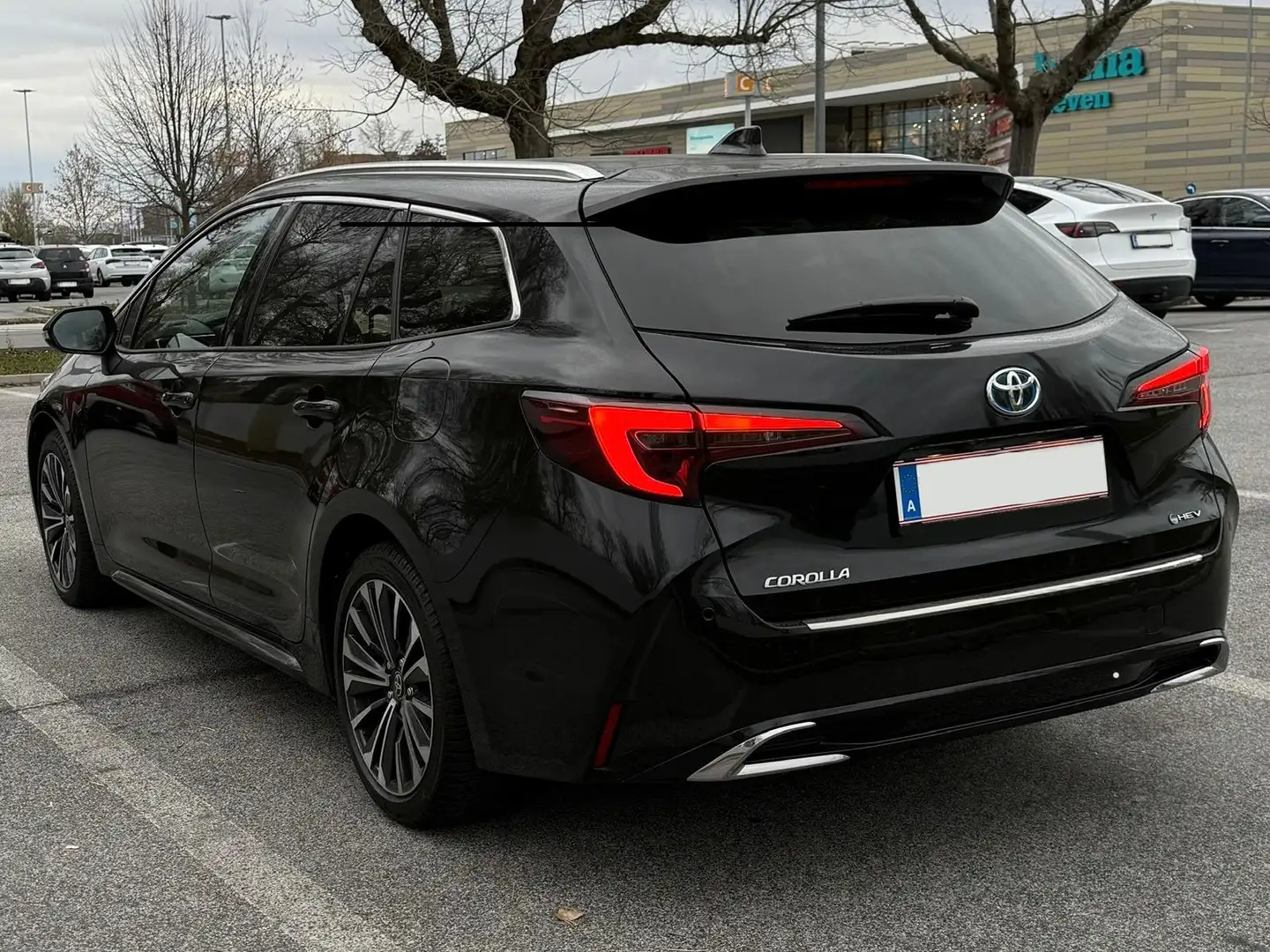 Toyota Corolla Corolla 1,8 Hybrid Touring Sports Active Drive Schwarz - 2