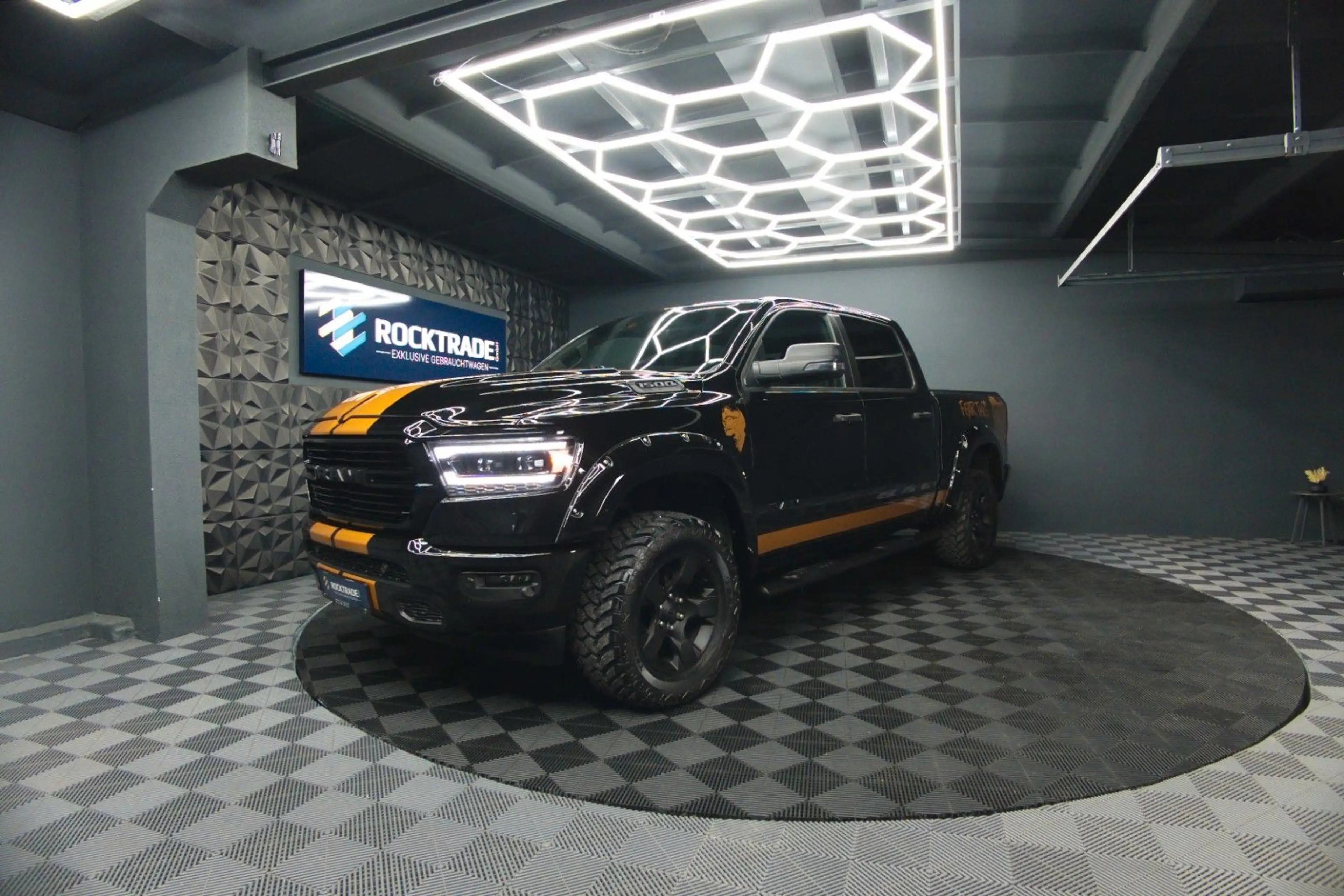 Dodge RAM 5.7 V8 HEMI 4x4 OFFROAD Night RAPTOR 19% — photo 9