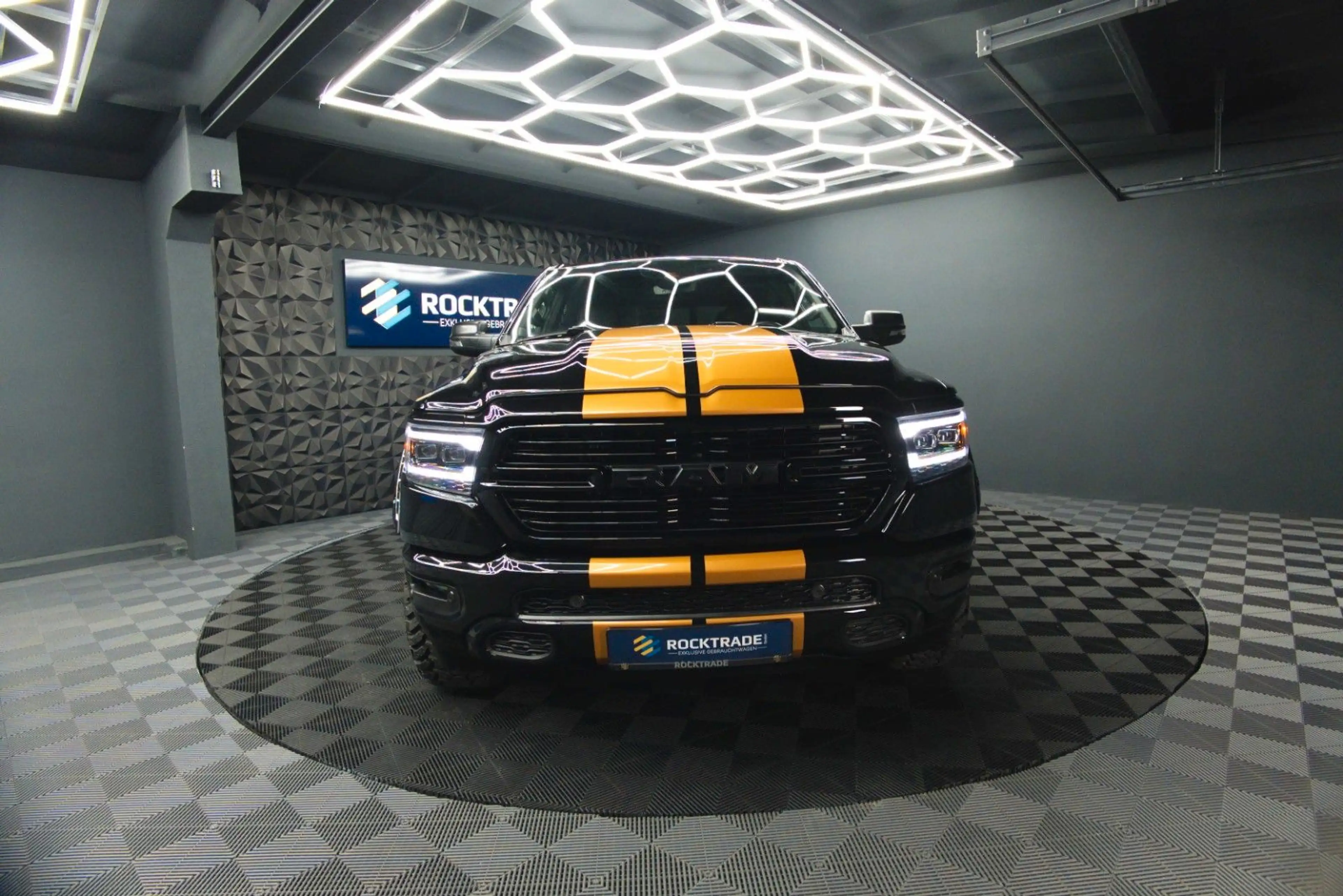Dodge RAM 5.7 V8 HEMI 4x4 OFFROAD Night RAPTOR 19% — photo 11