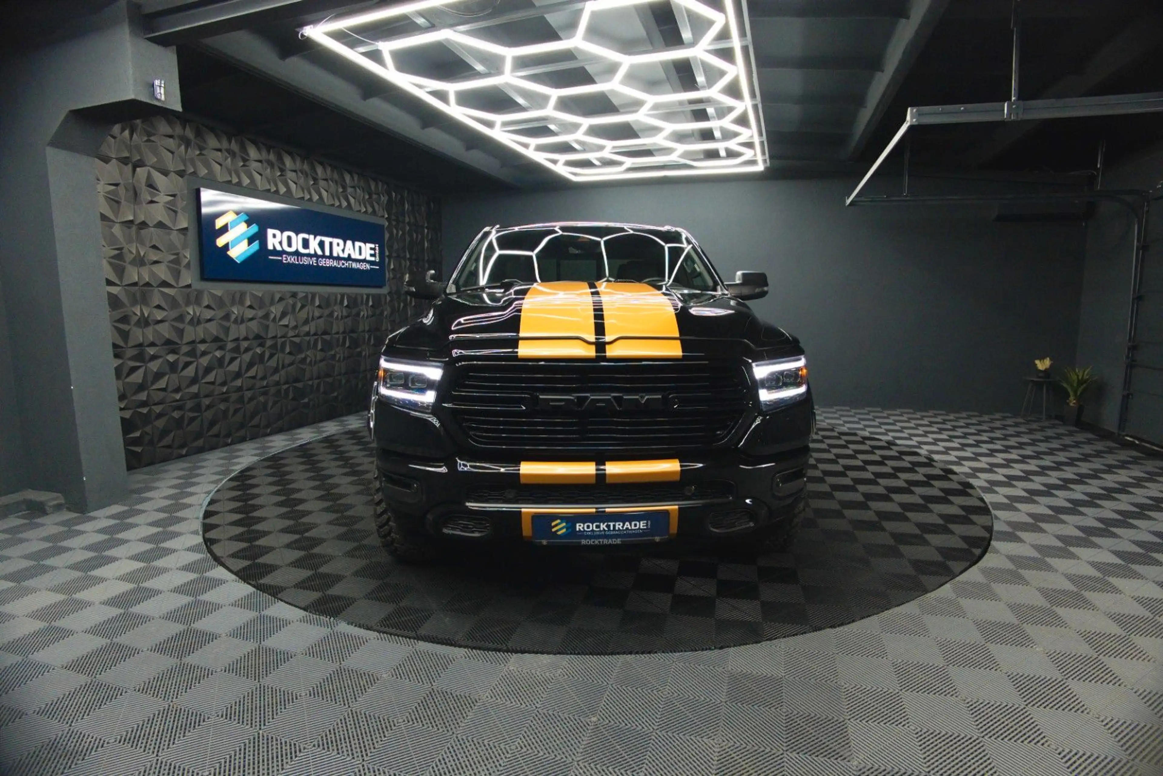 Dodge RAM 5.7 V8 HEMI 4x4 OFFROAD Night RAPTOR 19% — photo 10