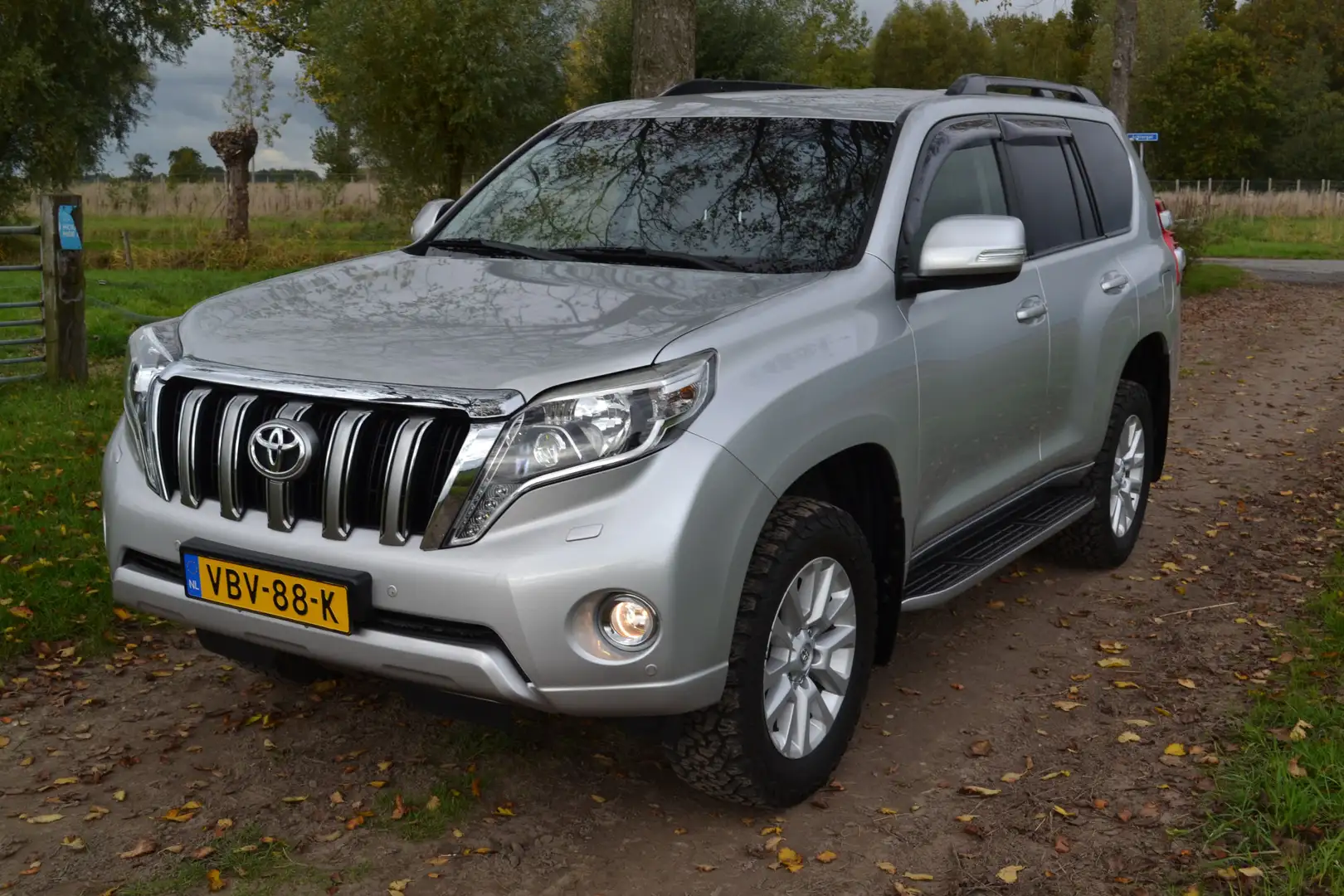 Toyota Land Cruiser 3.0 D-4D-F VX Window Van - 1
