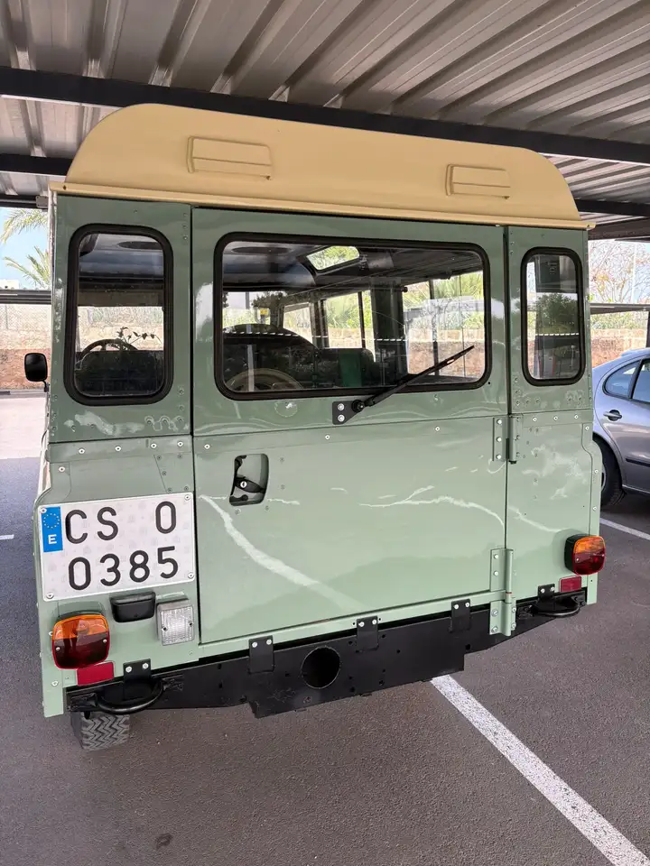 Land Rover Santana 109" Super 6 V, foto 1