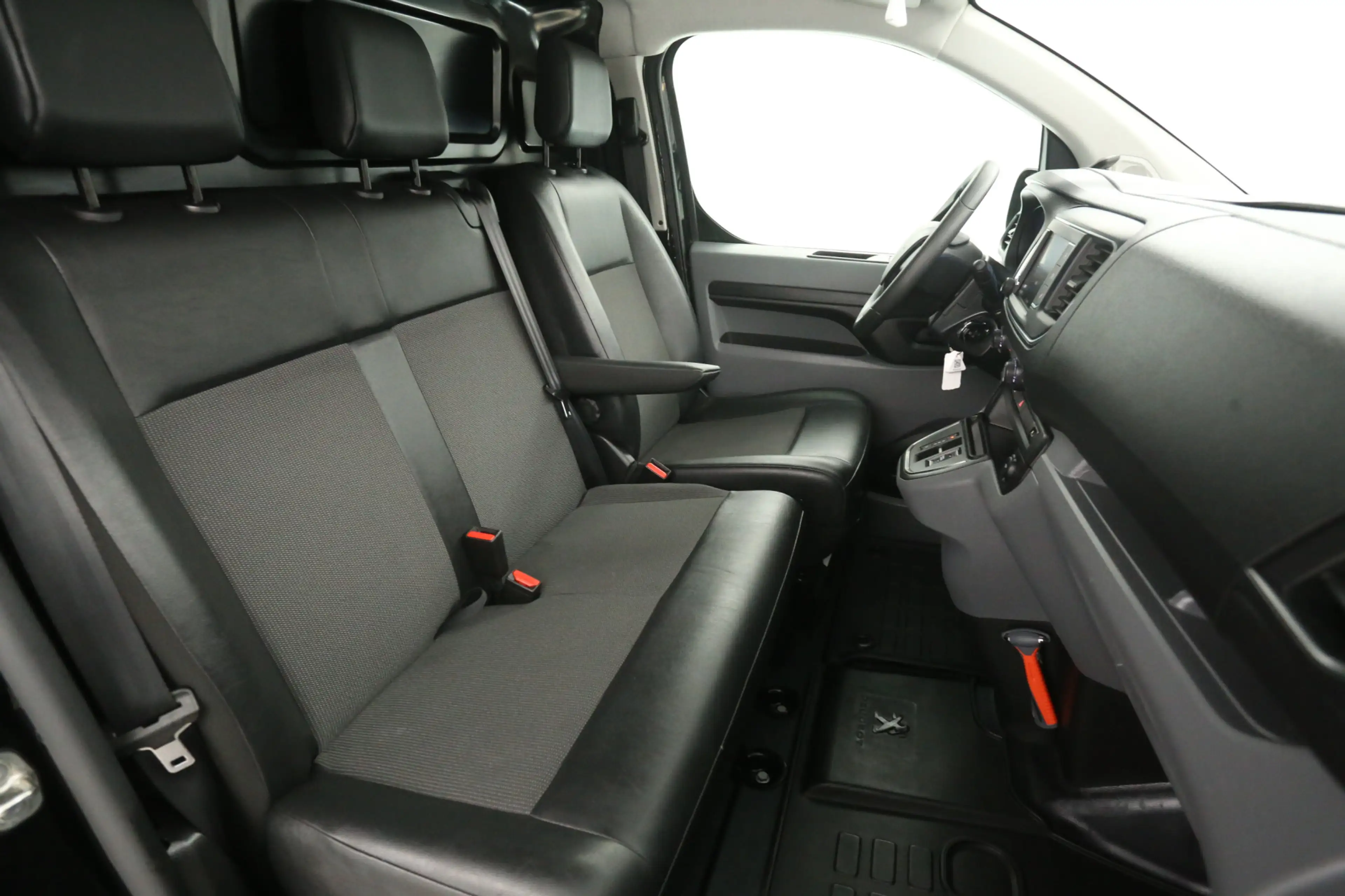 Peugeot e-Expert 75 kWh L2H1 | Snelladen | SOH 91% | Airco | Cruise — photo 12