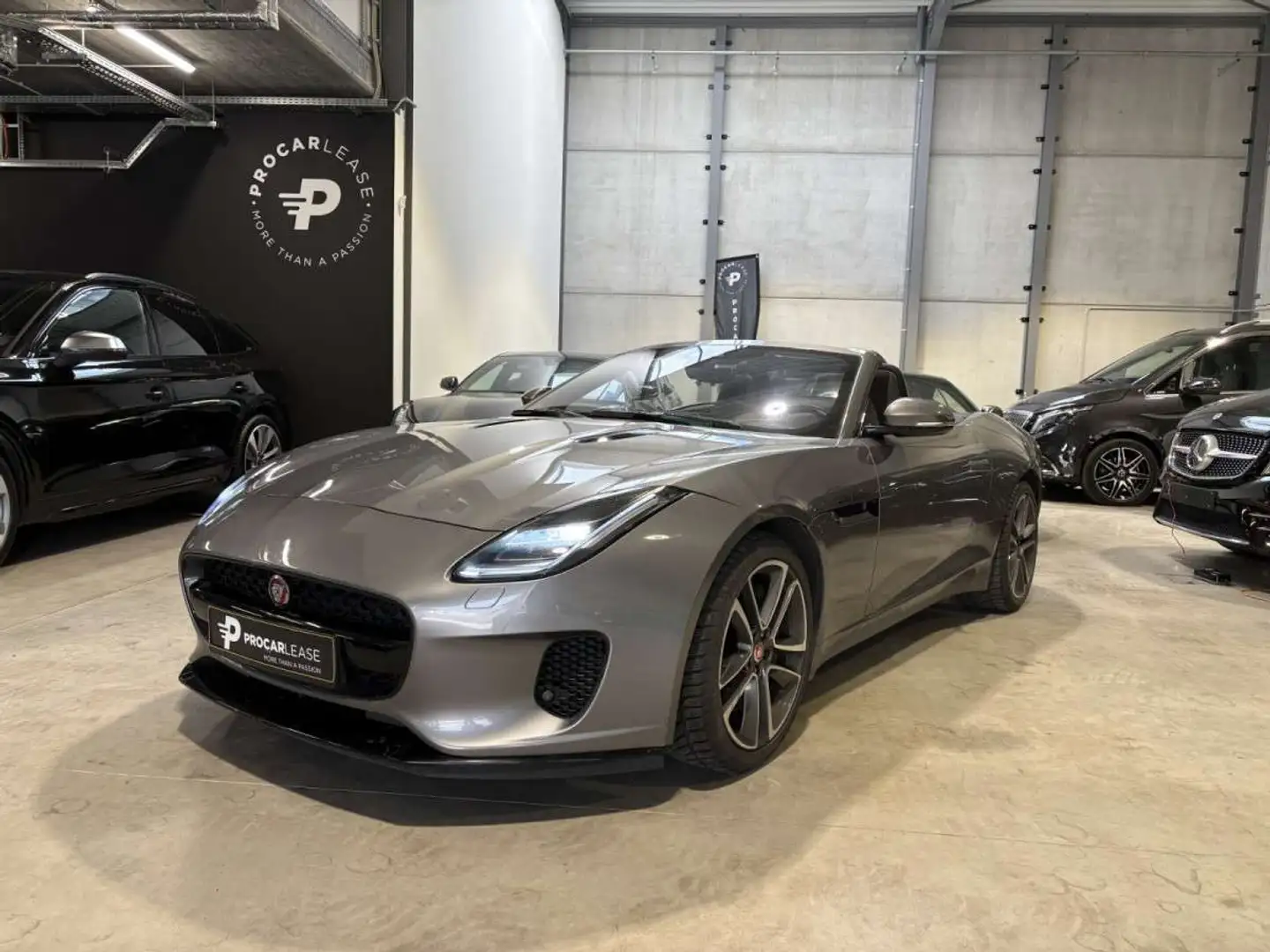 Jaguar F-Type P300 CABRIOLET / MERIDIAN / Grijs - 1
