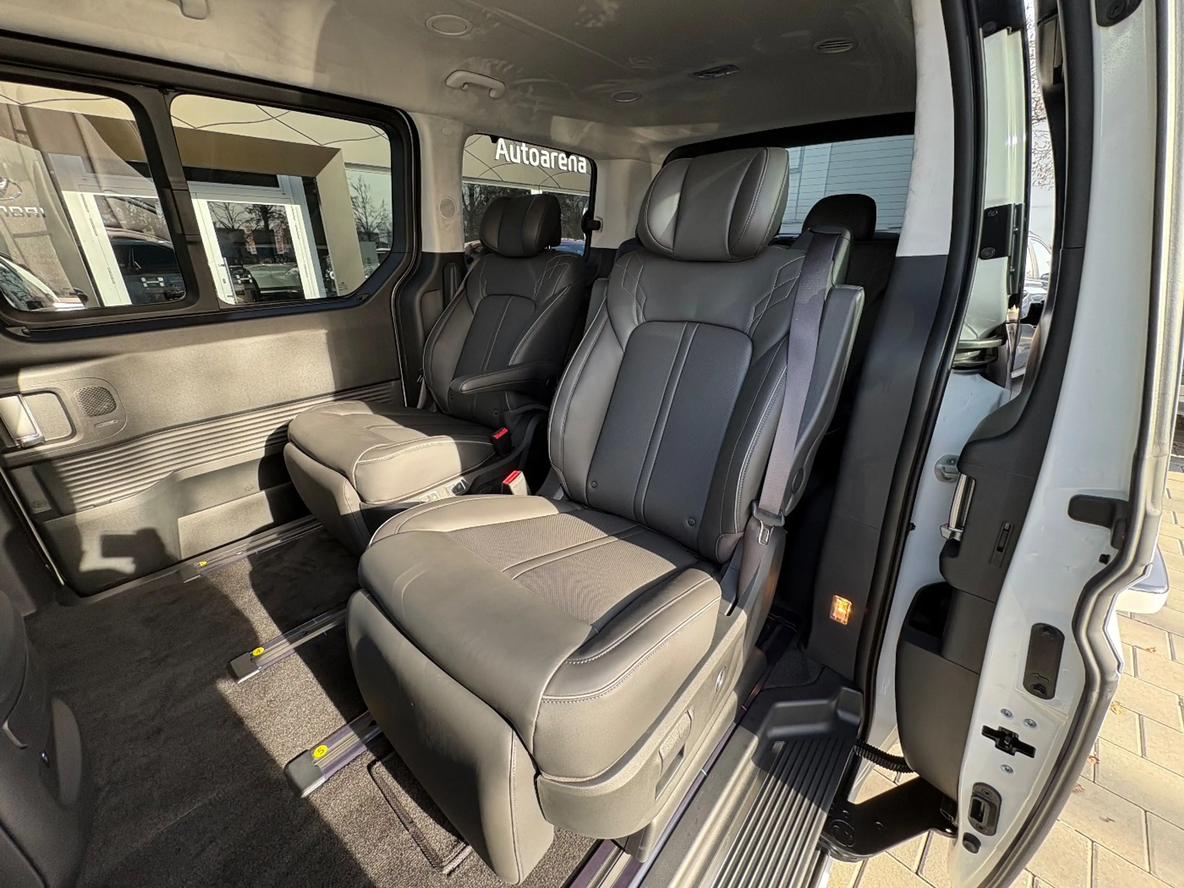 Hyundai STARIA 1.6 T-GDI 2WD Signature 2xKlima 360 ACC — photo 12