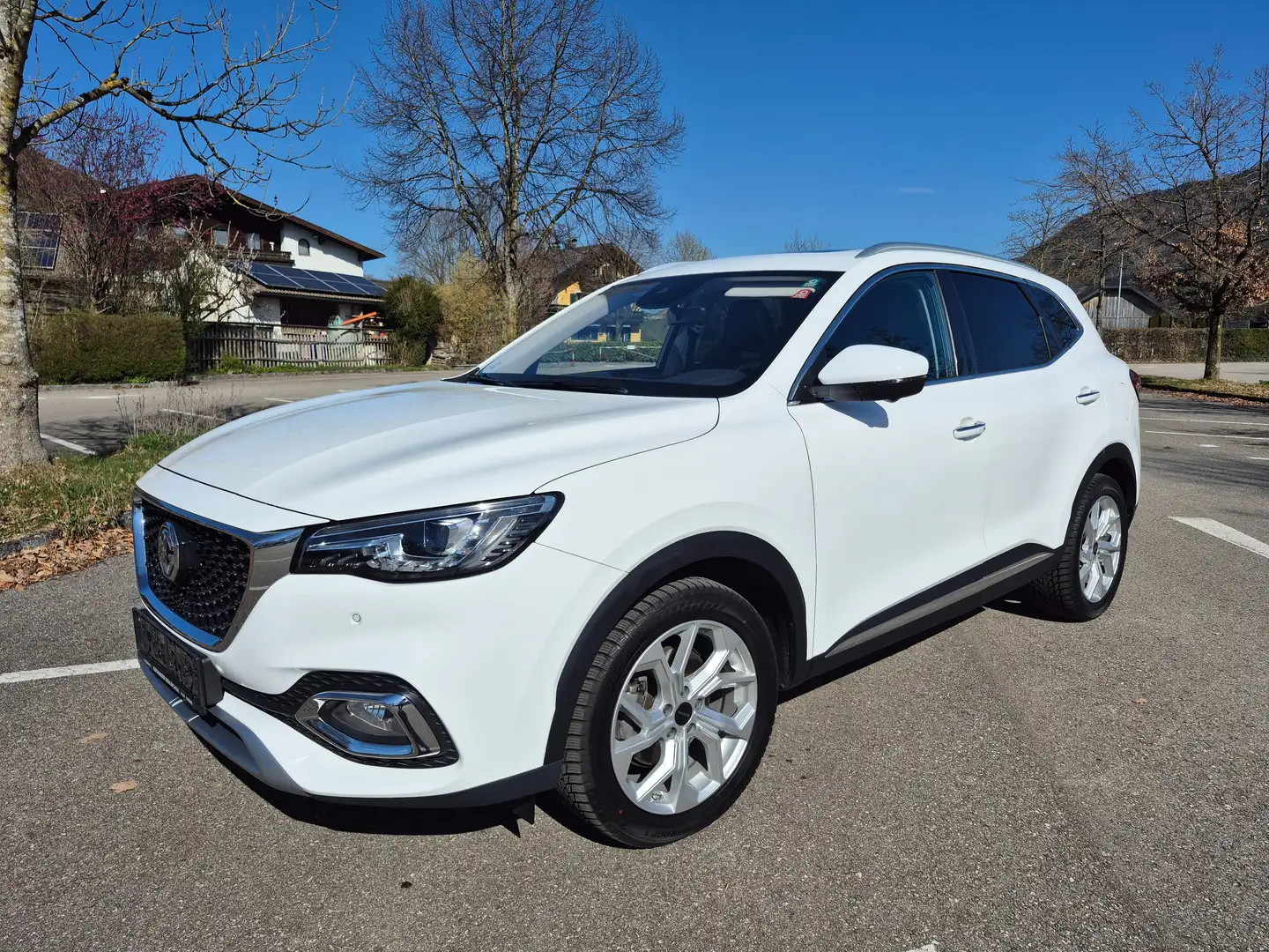 MG EHS EHS 1,5T GDI PHEV Luxury Aut. Luxury Weiß - 1
