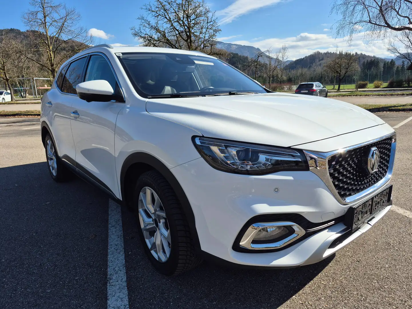 MG EHS EHS 1,5T GDI PHEV Luxury Aut. Luxury Weiß - 2