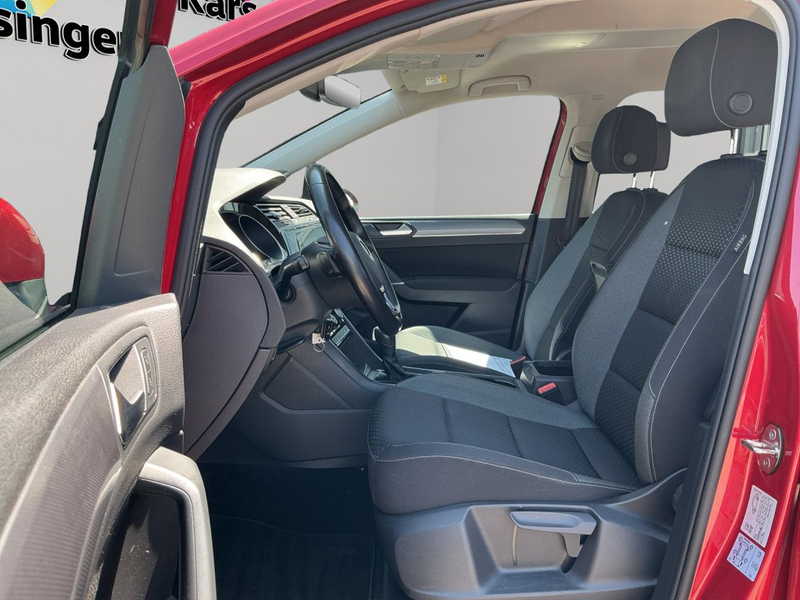 Volkswagen Touran 2.0 TDI DSG Active LED, AHK, RFK, DYNAUDIO — photo 13
