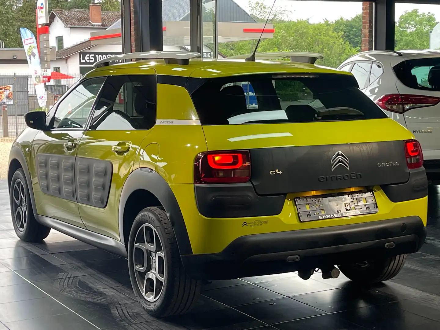 Citroen C4 Cactus C4 Cactus 1.2i*NEW DISTRIBUTION*GARANTIE Jaune - 2