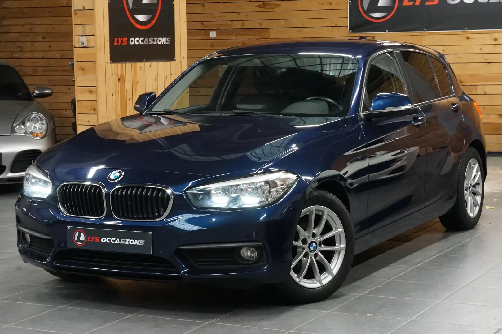 BMW 116 d Bleu - 1