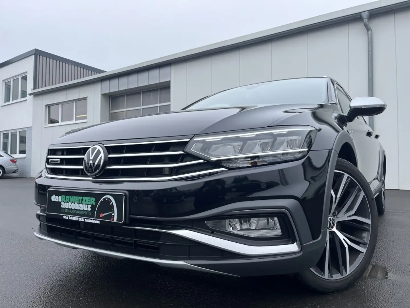 Volkswagen Passat Alltrack 2.0 TDI DSG 4Motion 213€ m. 20% Anzahlung DAB Na Schwarz - 1