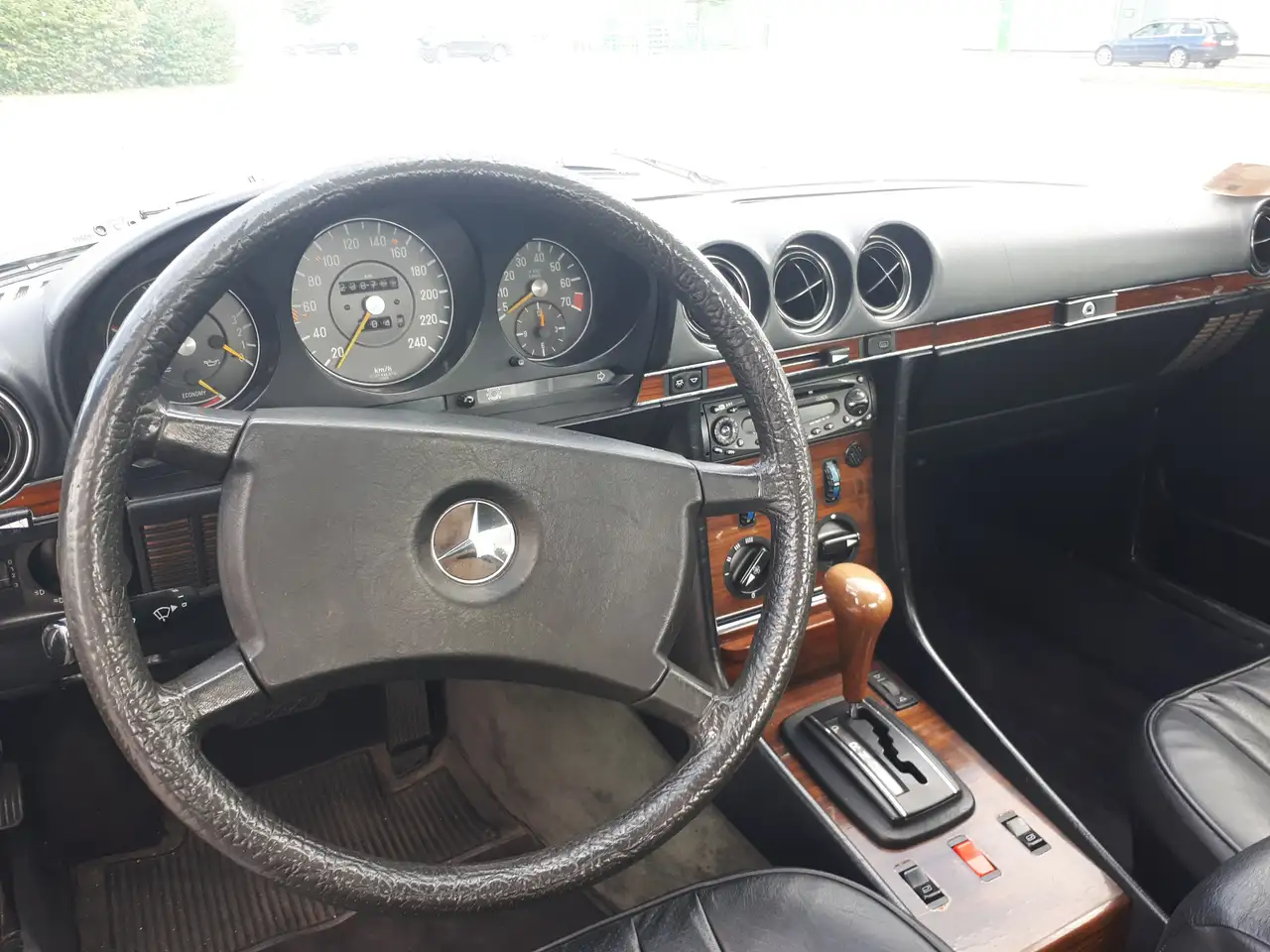 Mercedes-Benz SL 280 R107, foto 2