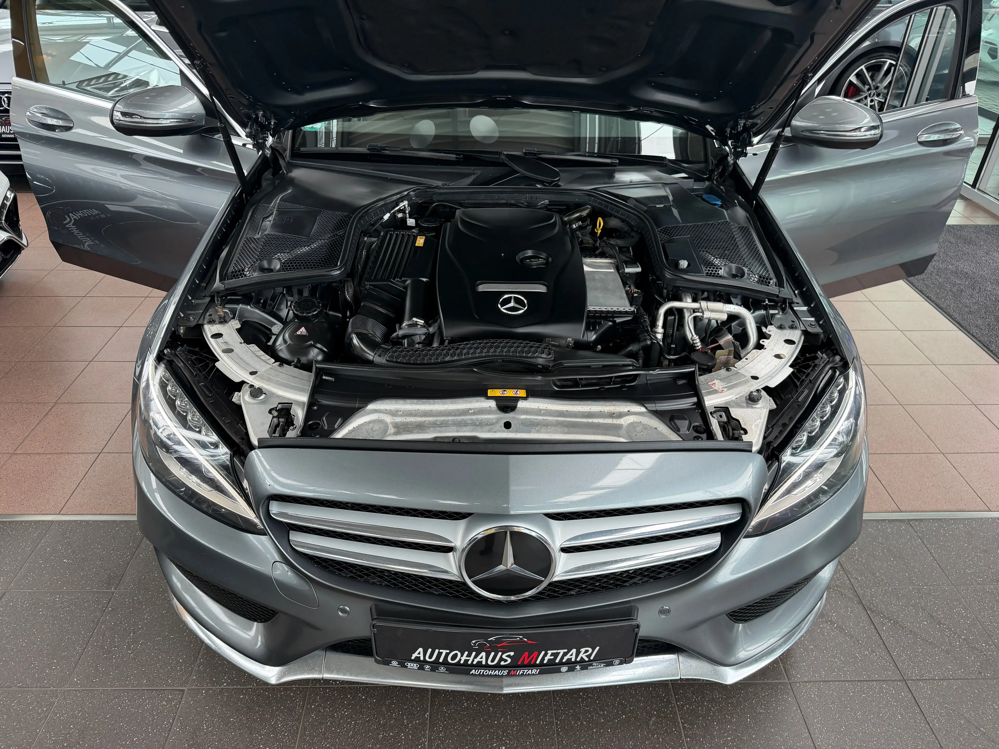 Mercedes-Benz C 250 T CGI AMG Line Distronic Kamera Park Leder 18" — photo 3