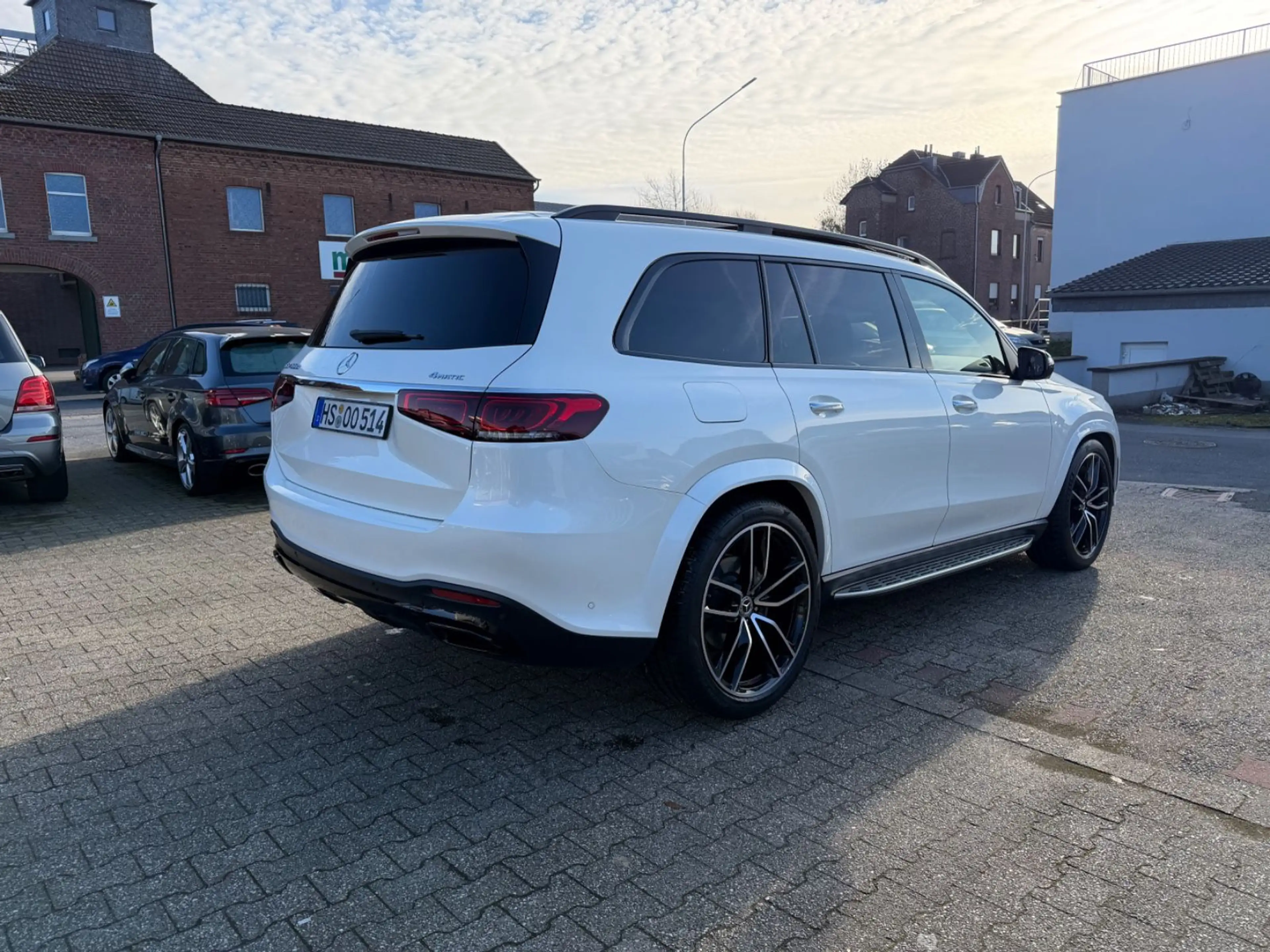Mercedes-Benz GLS 400 GLS400 d 4Matic AMG 9-G PANO NAPPA MASSAGE VOLL — photo 5