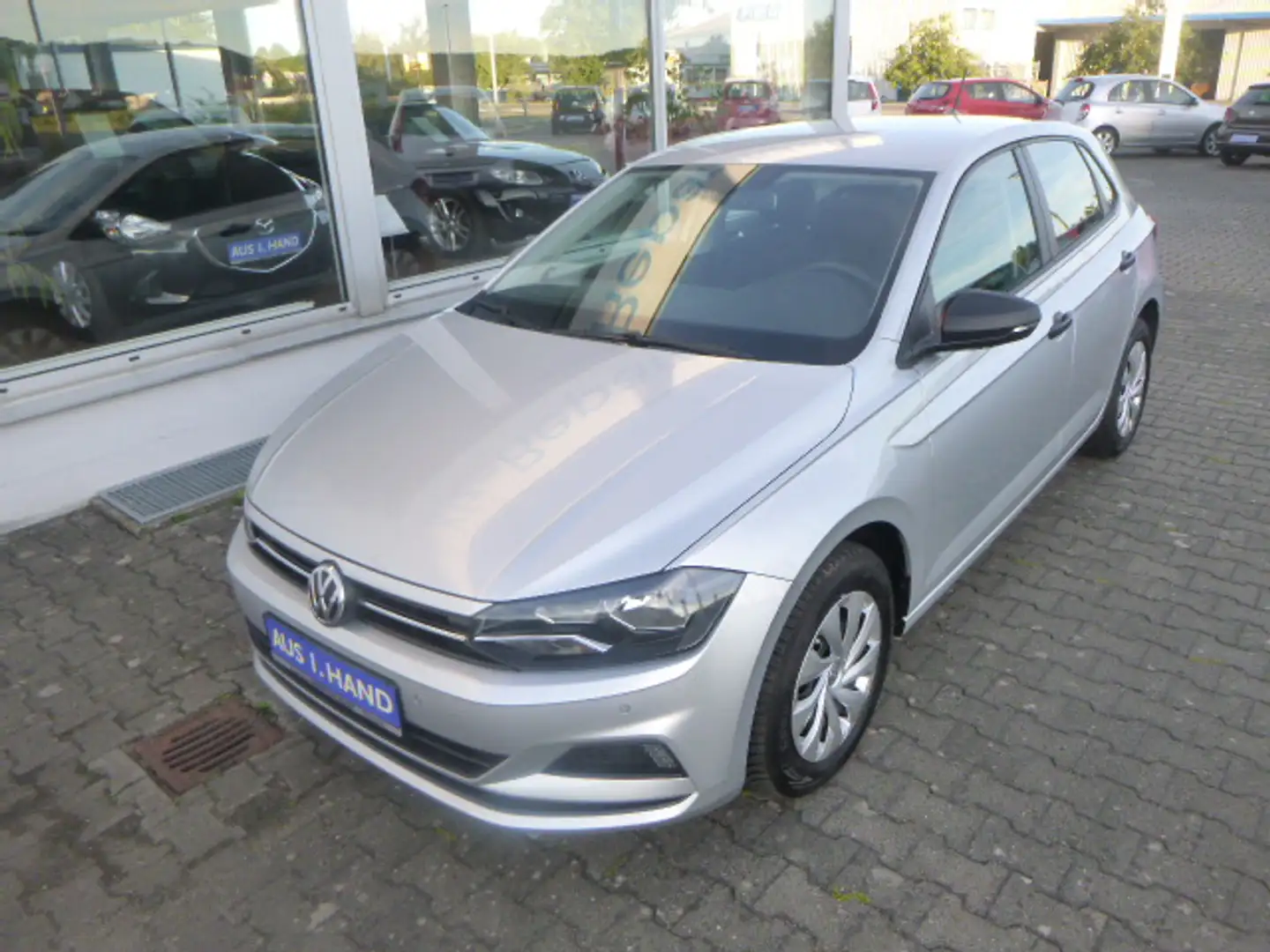 Volkswagen Polo Trendline 1,0l Navi, Sitzheizung, Klima, wenig KM! Silber - 1