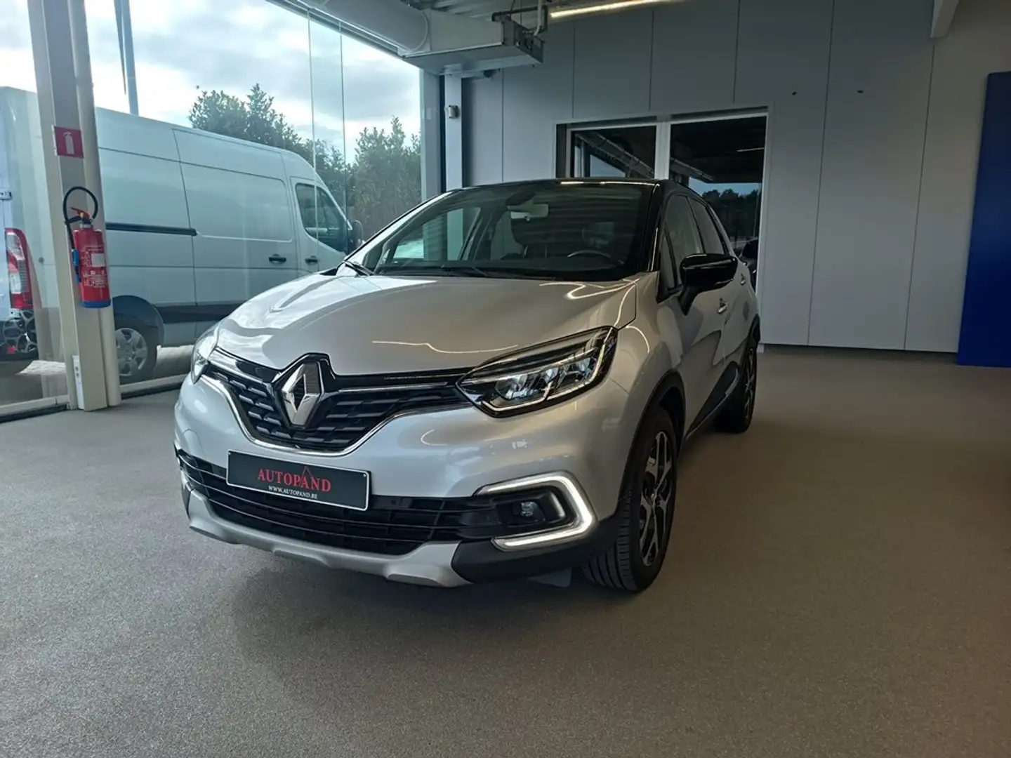 Renault Captur TCe INTENS siva - 1