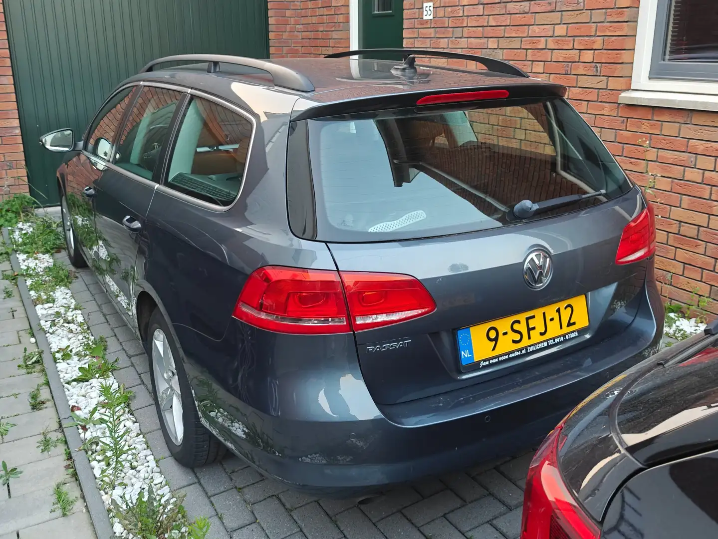 Volkswagen Passat Passat 1.6 TDI BlueM. Ex.Ed Grijs - 2