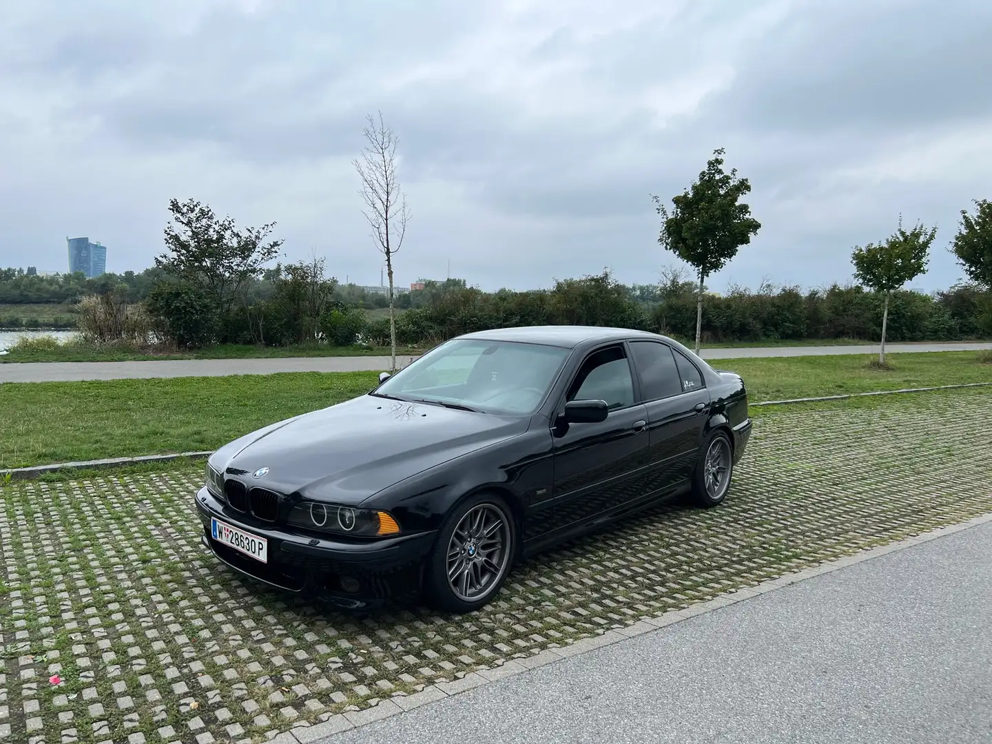 BMW 530 BMW E39 530D - M57 - Facelift - M-Paket ab Werk - 1