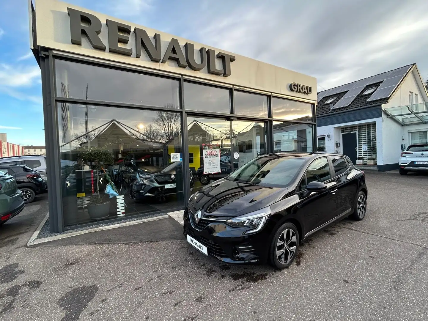 Renault Clio Evolution TCe 90 Automatik Navi SHZ Schwarz - 2