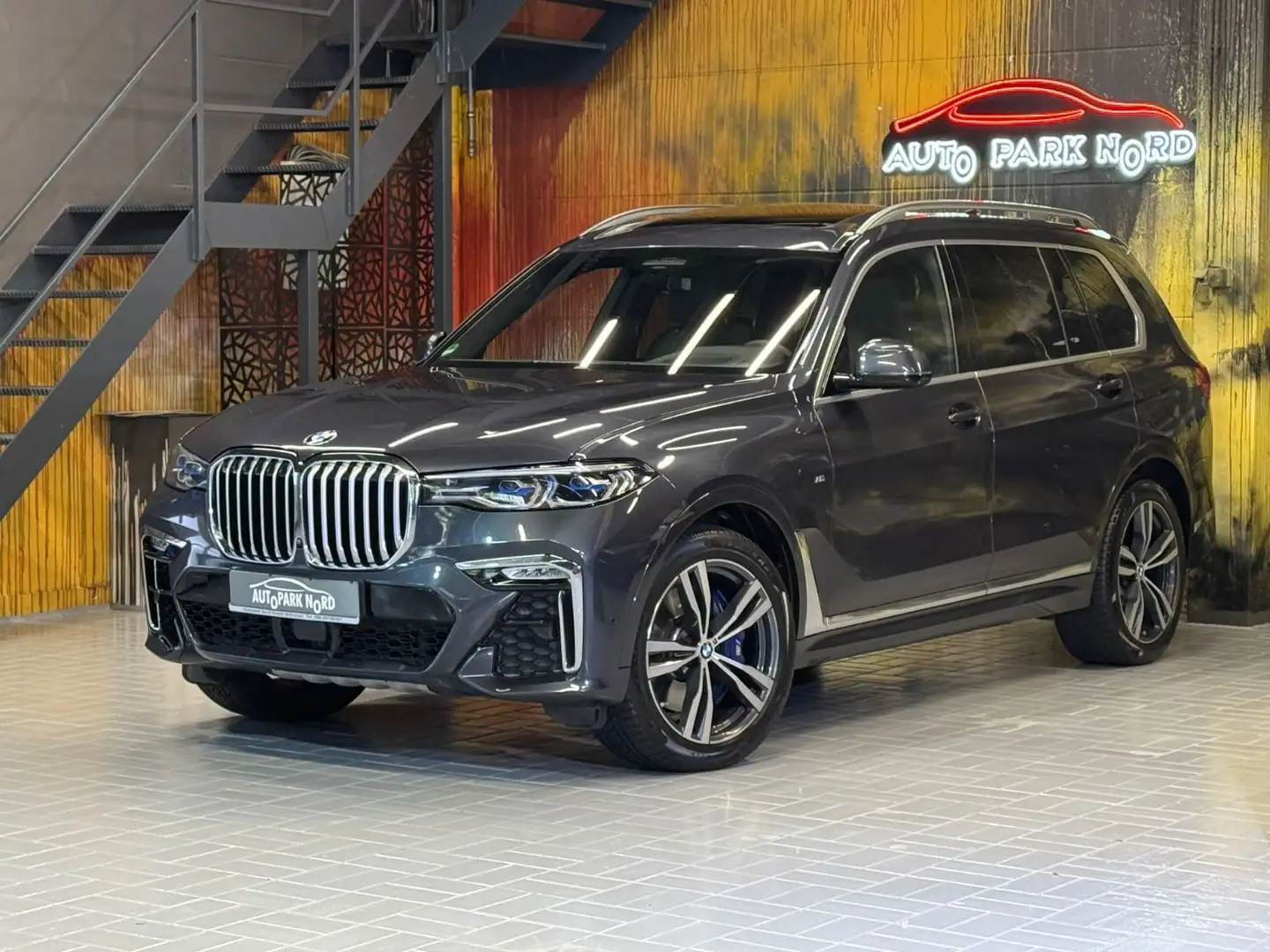 BMW X7 xDrive 30d M Sportpaket LASER~HUD~SKY LOUNGE~ Grau - 1