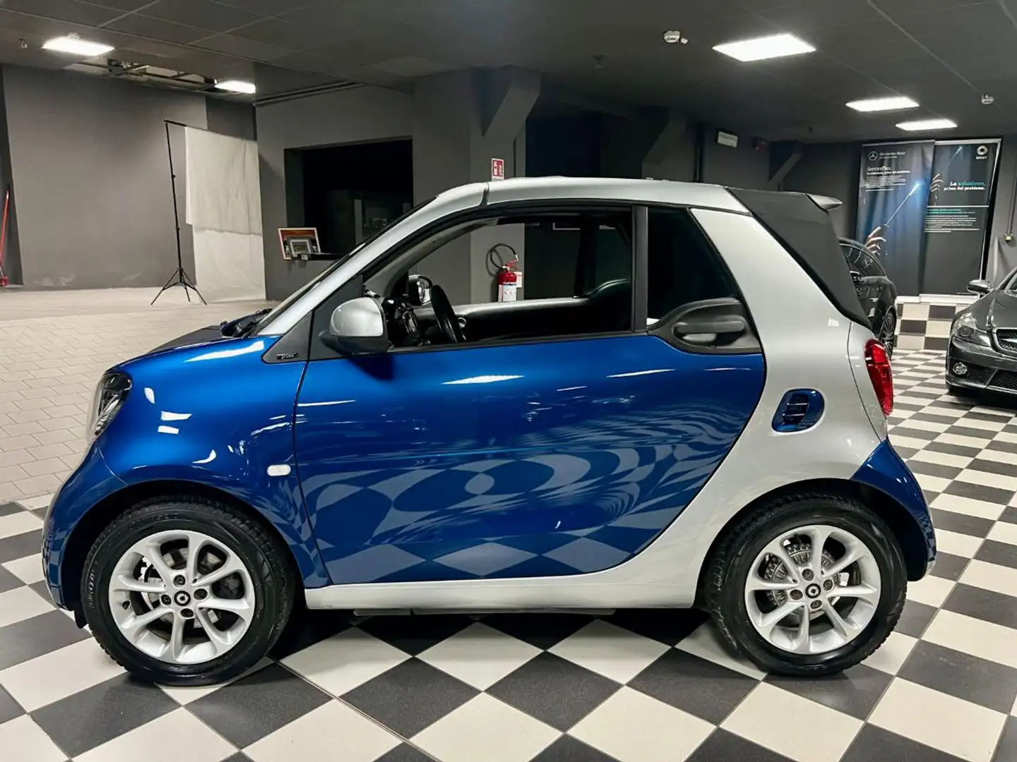smart forTwo 90 0.9 Turbo twinamic cabrio Prime Blau - 2