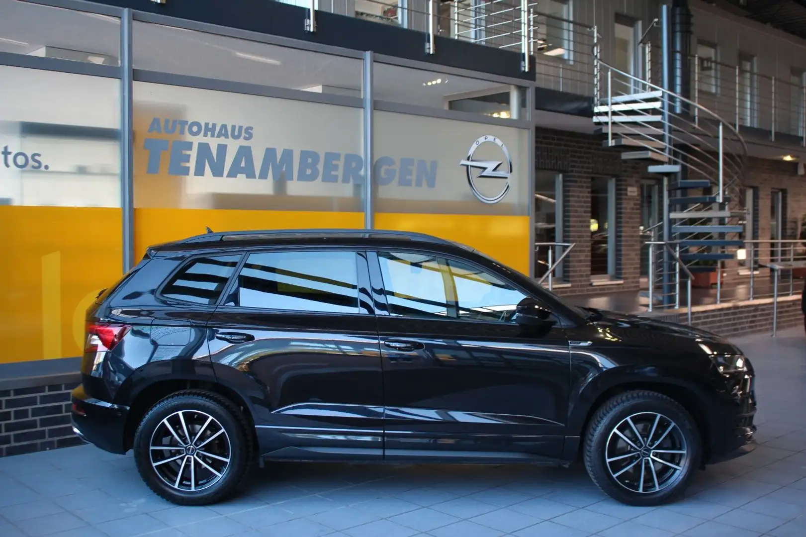 Skoda Karoq Sportline 4x4 Kamera Virt.Cockp LED ACC Schwarz - 2