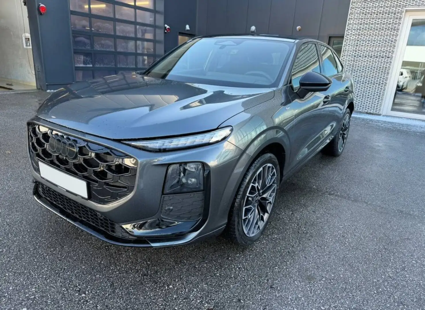 Audi Q3 Sportback TFSI S Line Quattro 204cv-Tetto-Sosp. Pneu Gris - 1