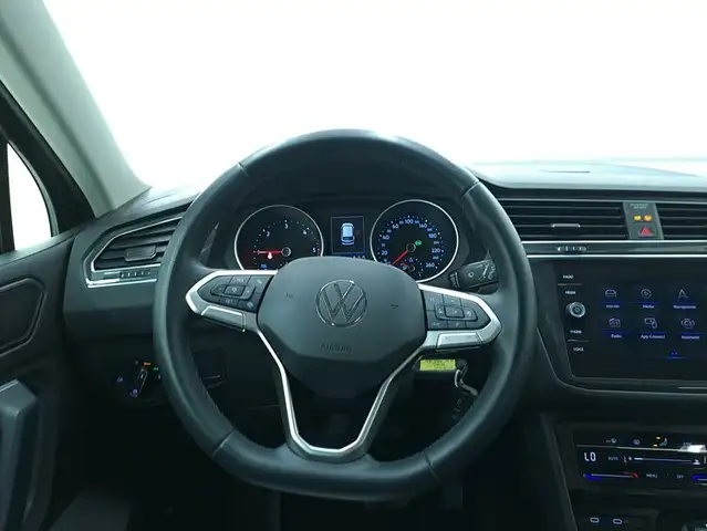 Volkswagen Tiguan view 11