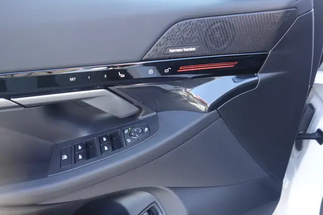 BMW 520 520d MHEV Aut.***M-Paket/AHK/8 fach ALU*** Ansicht 9