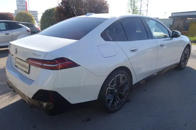 BMW 520 520d MHEV Aut.***M-Paket/AHK/8 fach ALU*** Ansicht 7