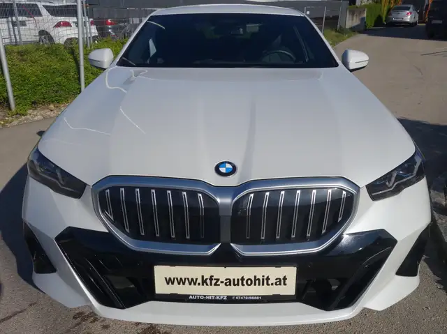 BMW 520 520d MHEV Aut.***M-Paket/AHK/8 fach ALU*** Ansicht 2