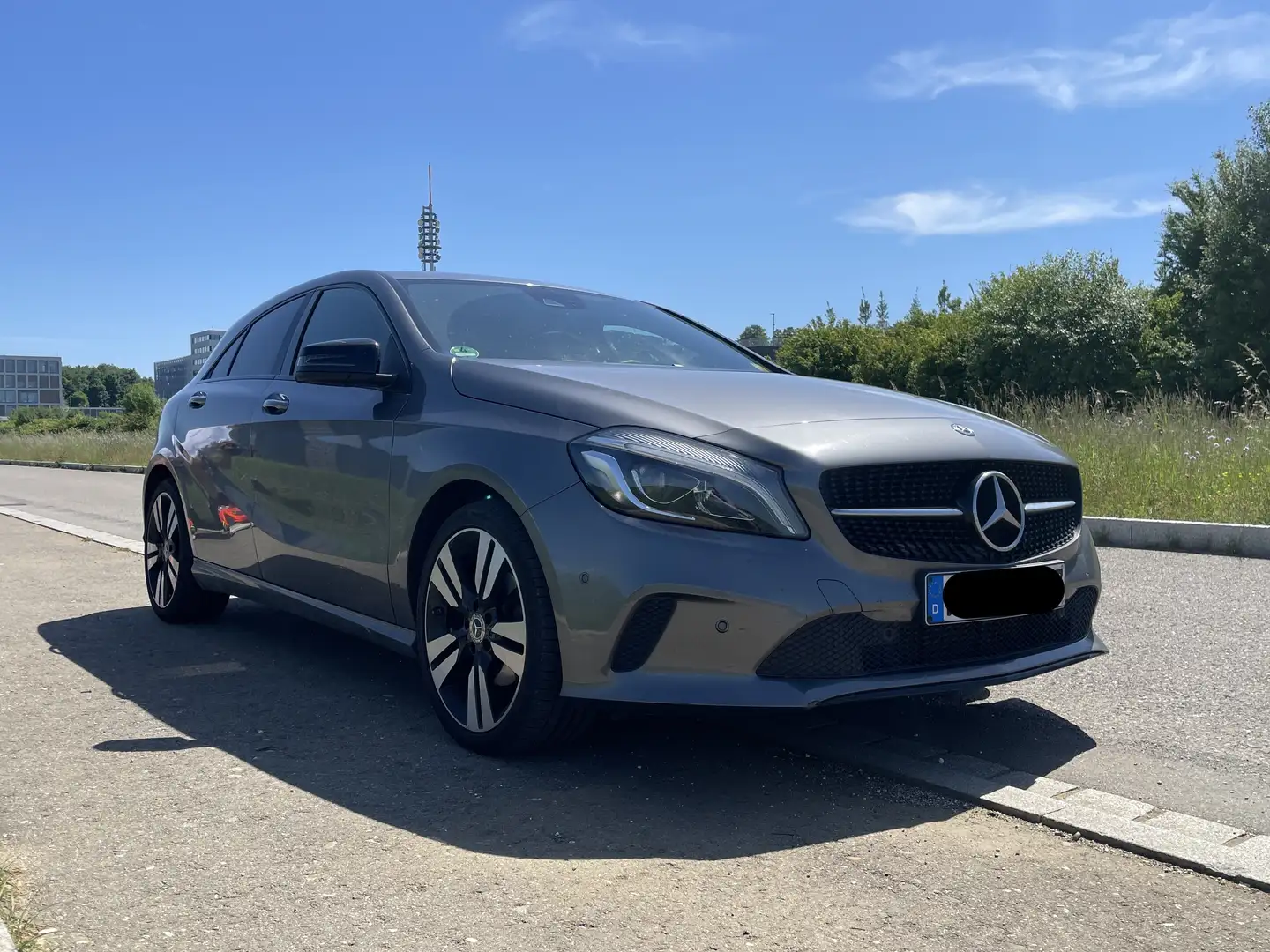 Mercedes-Benz A 220 A 220 d AHK, LED, Kamera, STHZ, 8fach Gris - 1