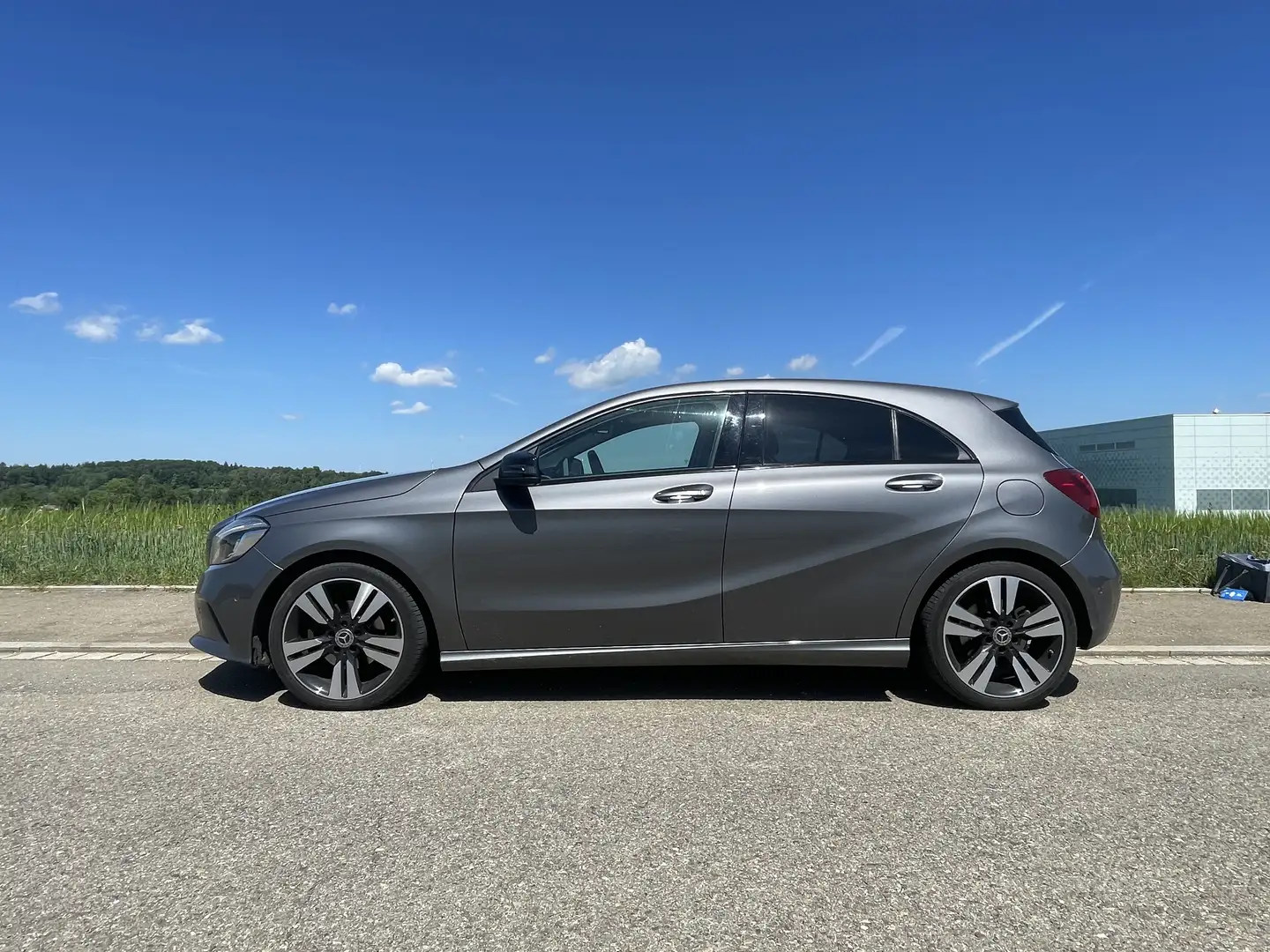 Mercedes-Benz A 220 A 220 d AHK, LED, Kamera, STHZ, 8fach Gris - 2