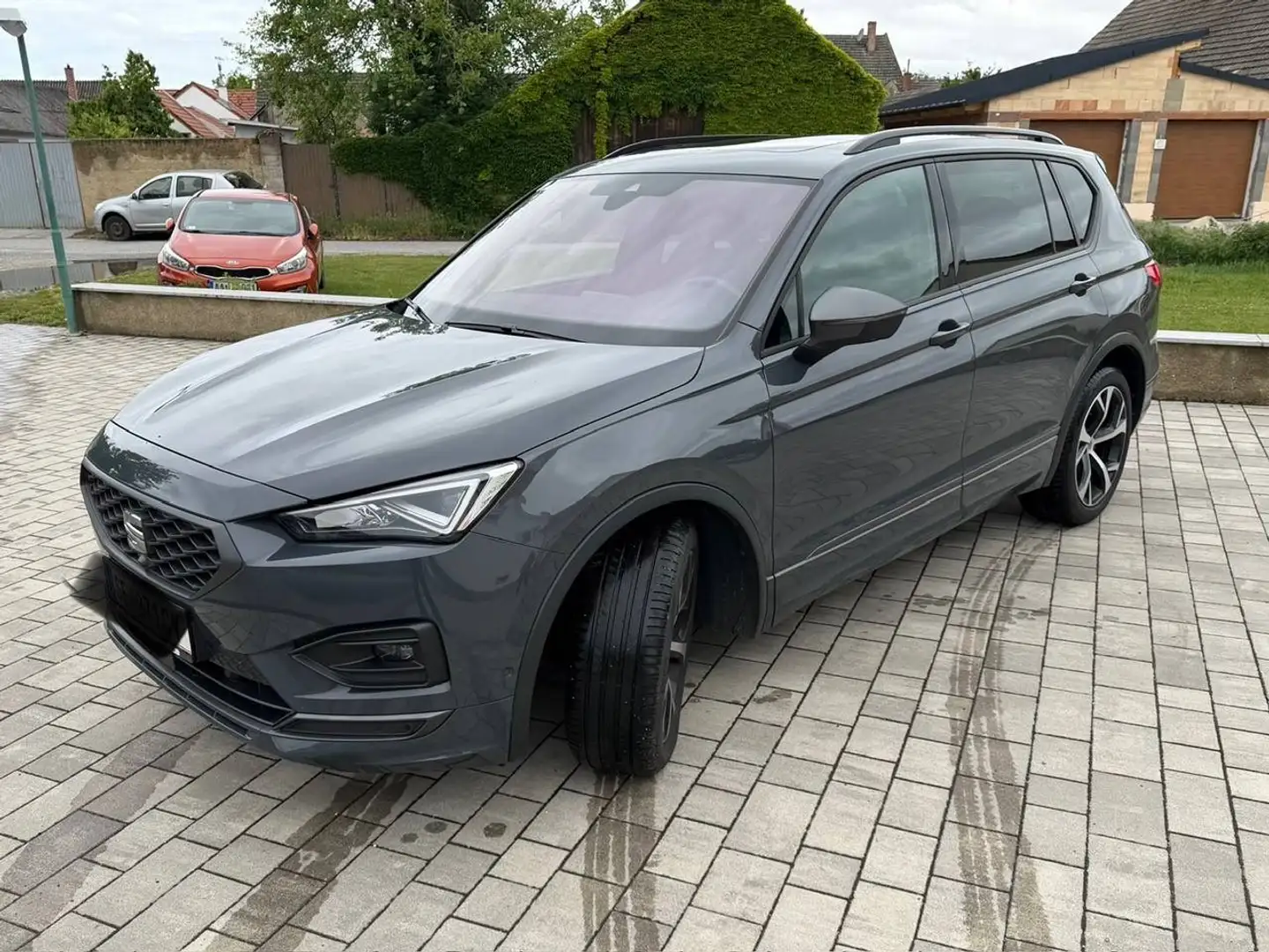 SEAT Tarraco Tarraco 2,0 TSI FR 4Drive DSG FR Grau - 1