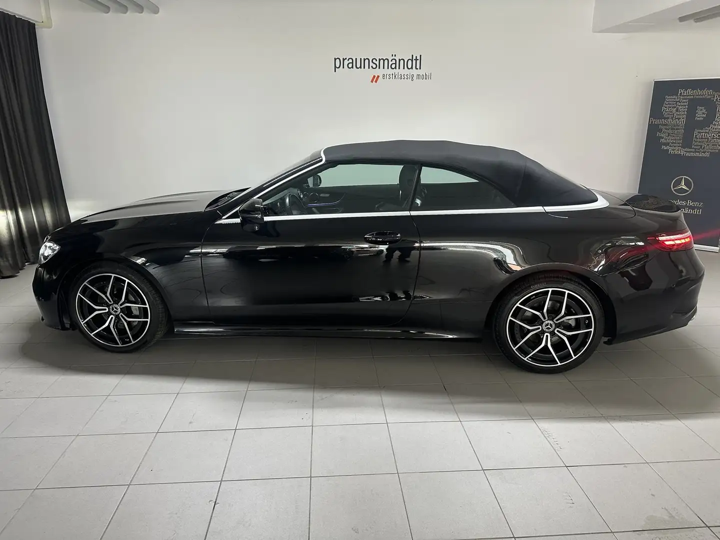Mercedes-Benz E 220 d AMG Cabrio Night MBUX/LED/Tot/Parkt/Ambi Schwarz - 2